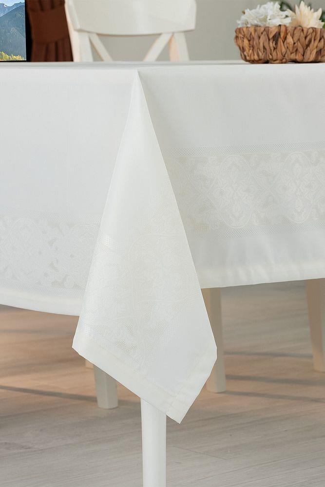 Jumbo Jakar Pano Desen Leke Tutmaz Jakarlı 150x250 Cm Lüks 8 Kişilik Masa Örtüsü KremSamimi bir yemek, aile içinde hoş bir akşam masanıza uyacak masa örtüleri ve runner'lar