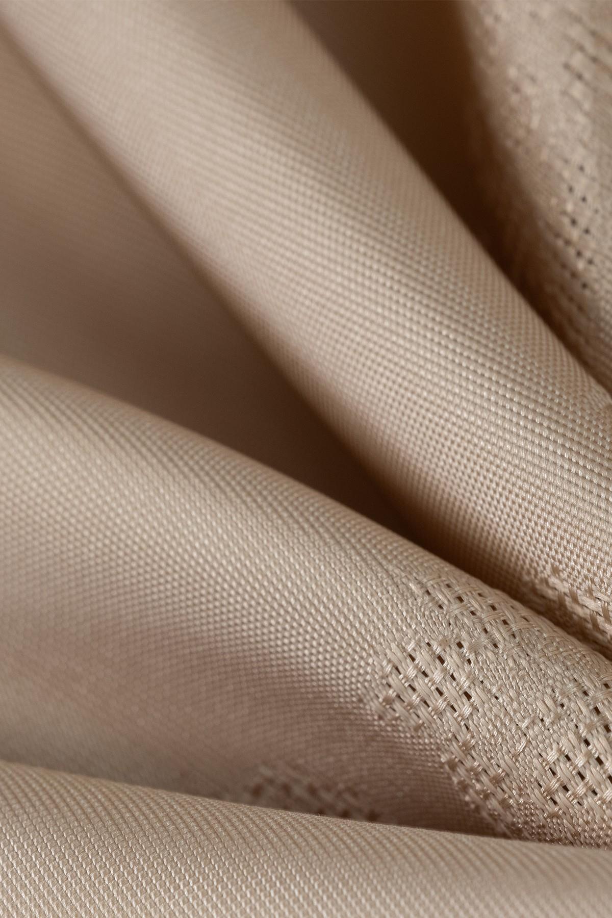 Pano Jumbo Masa Örtüsü Leke Tutmaz Polyester Jakarlı Pano 8 Kişilik Lüks Bej 150 x 220 cm Masa ÖrtüsüSamimi bir yemek, aile içinde hoş bir akşam masanıza uyacak masa örtüleri ve runner'lar