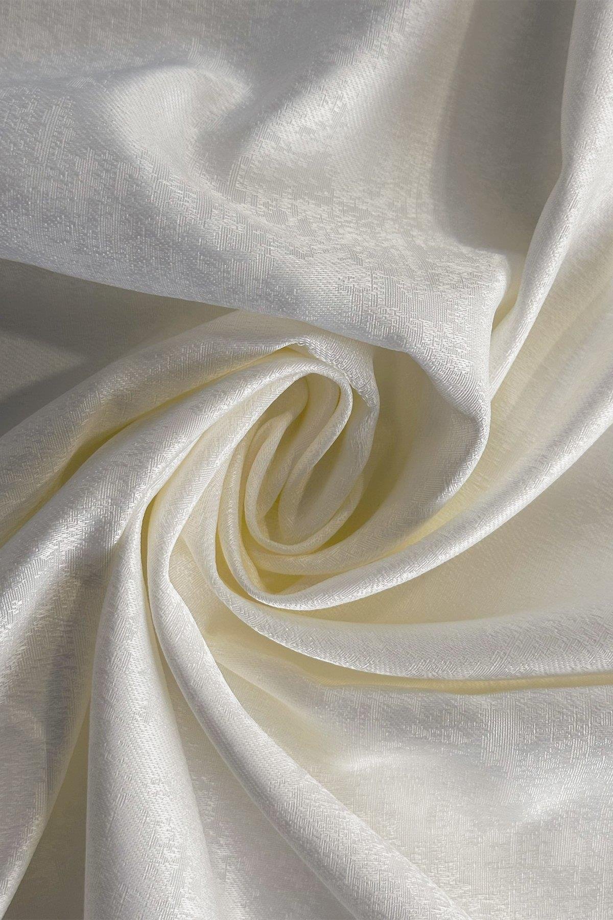 Paries 150x220 cm Dertsiz Leke Tutmaz Şık Masa ÖrtüsüSamimi bir yemek, aile içinde hoş bir akşam masanıza uyacak masa örtüleri ve runner'lar