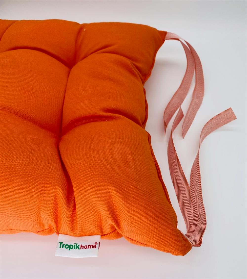 Turuncu Renk Pamuklu Kumaş Pofidik Kare Dekoratif Sandalye Minderi 35x35 cm