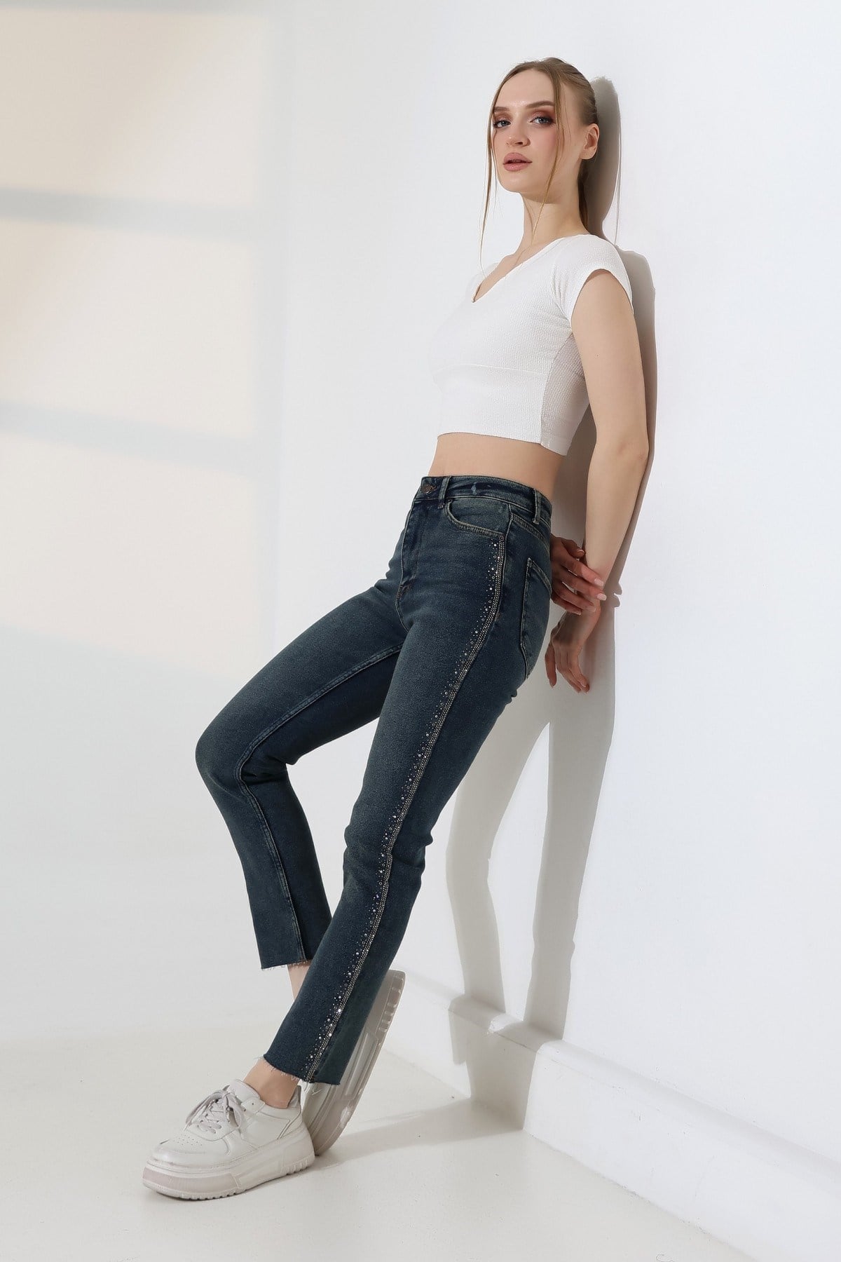 Şerit Taşlı Mom Fit Kot Pantolon 7110