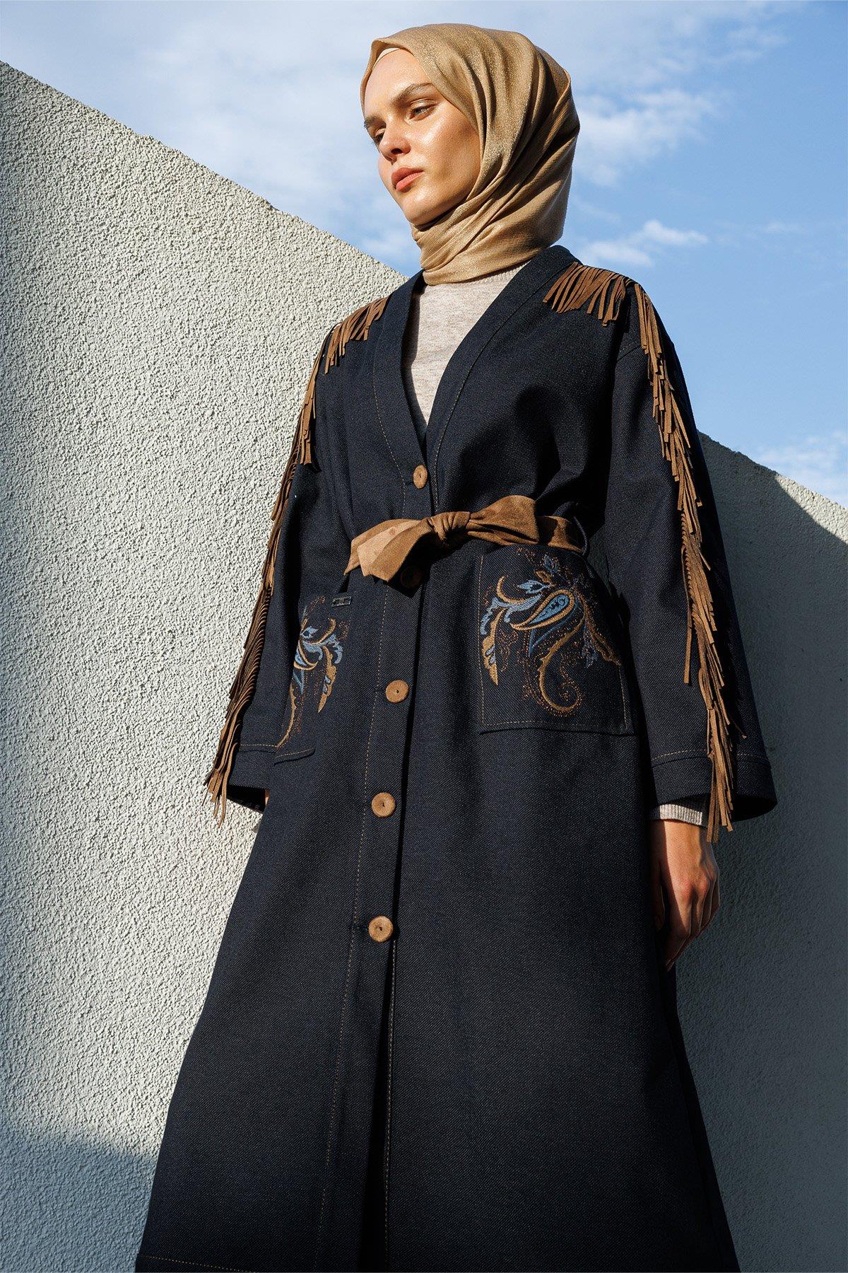 Kabartma Ve Püskül Detaylı Denim Kap - LACİVERT