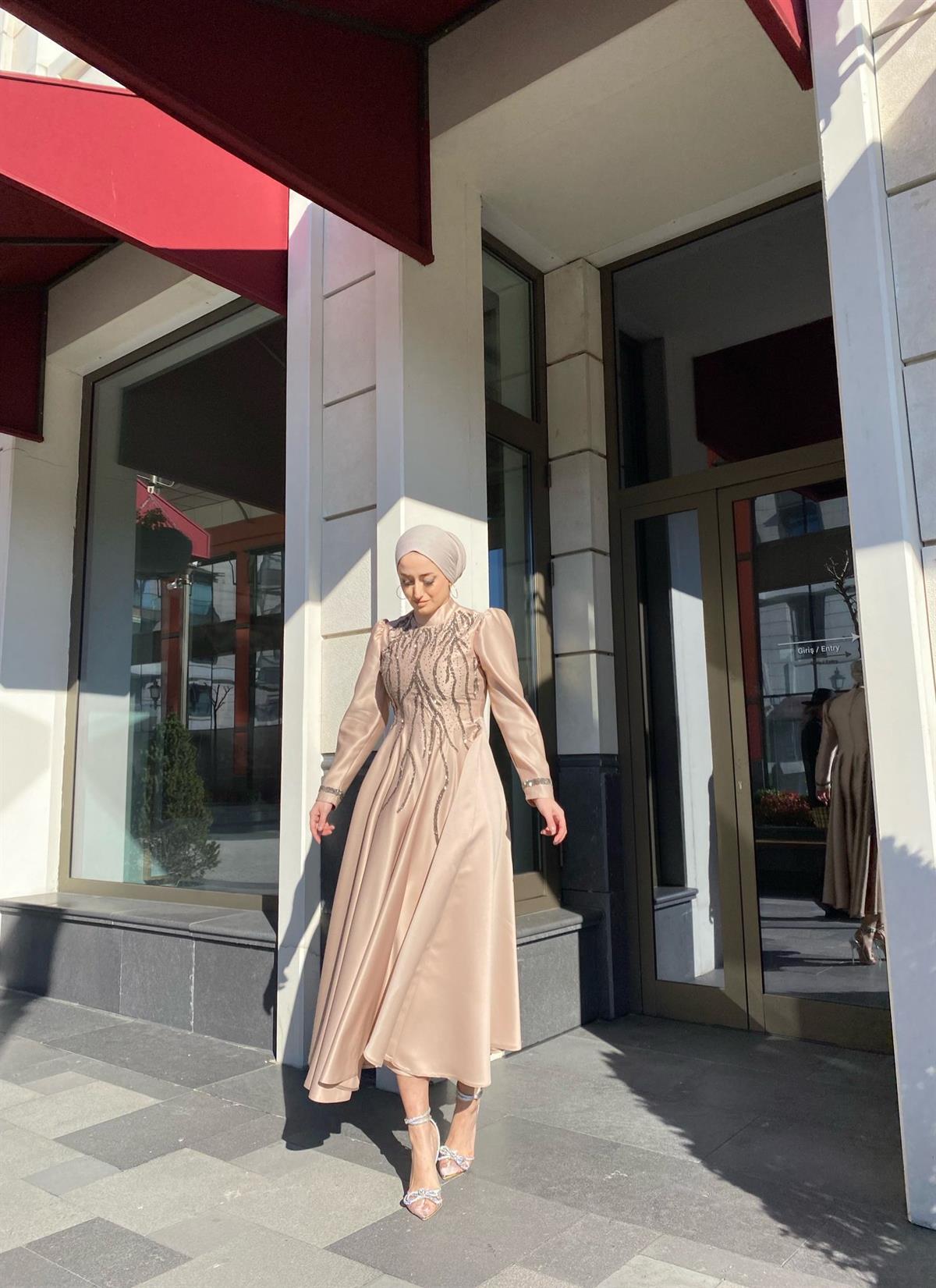 Kol Taş – Bej Abiye Elbise