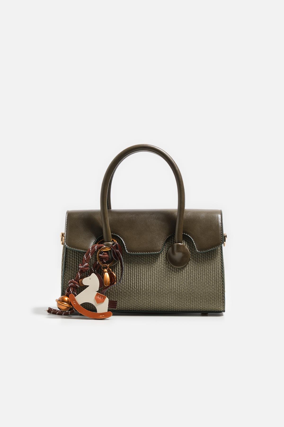 CHARM DETAYLI EL ÇANTA