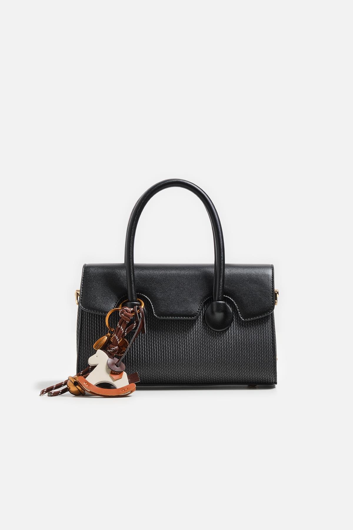 CHARM DETAYLI EL ÇANTA