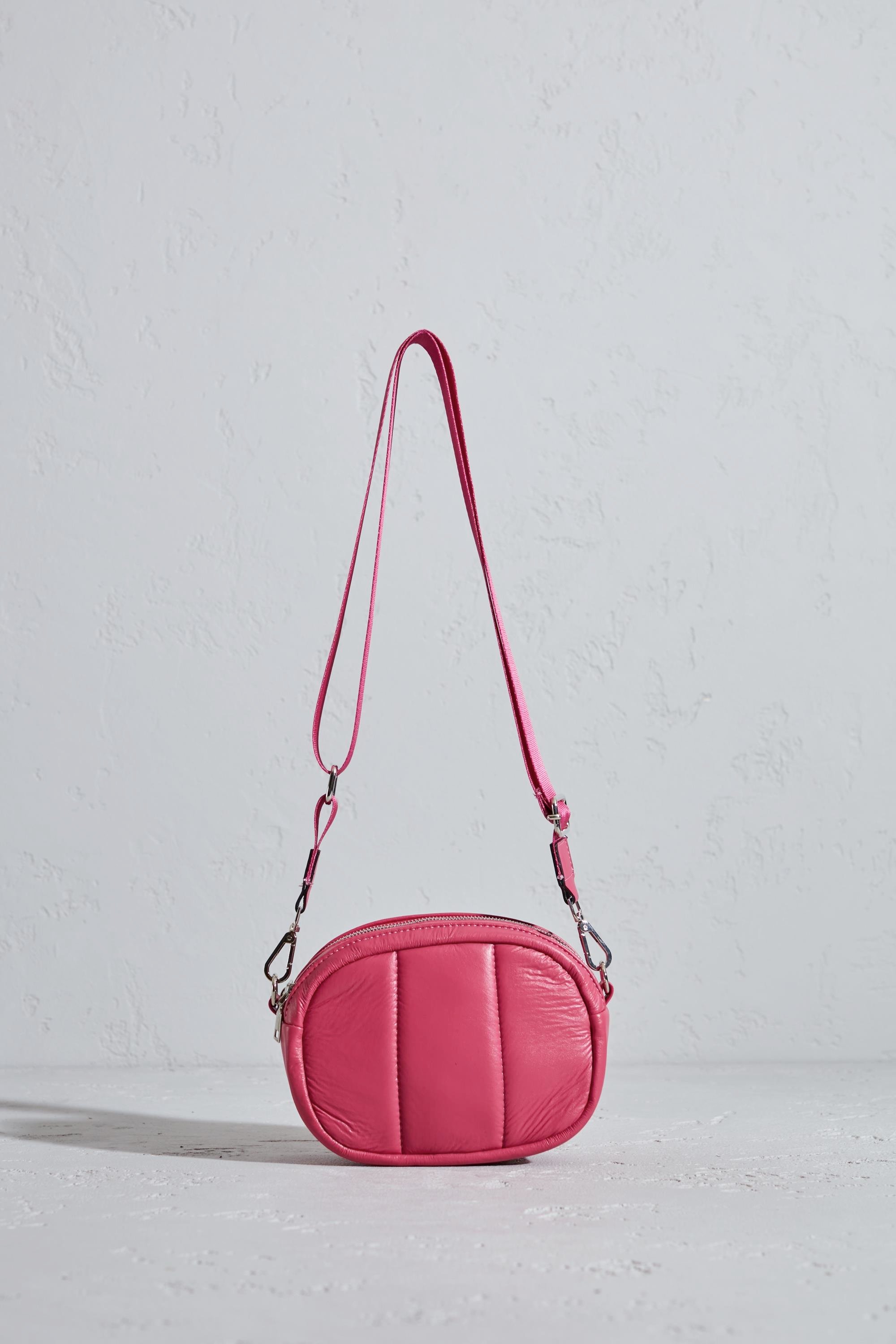 jane-stnly-suni-deri-puff-