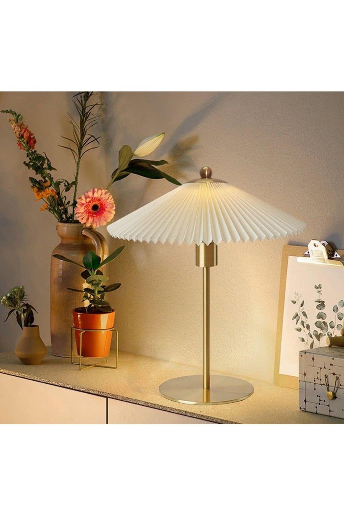 Exlusive Collection Krem Şapka Tasarım Madame Fico Abajur Eskitme Gold Sarı