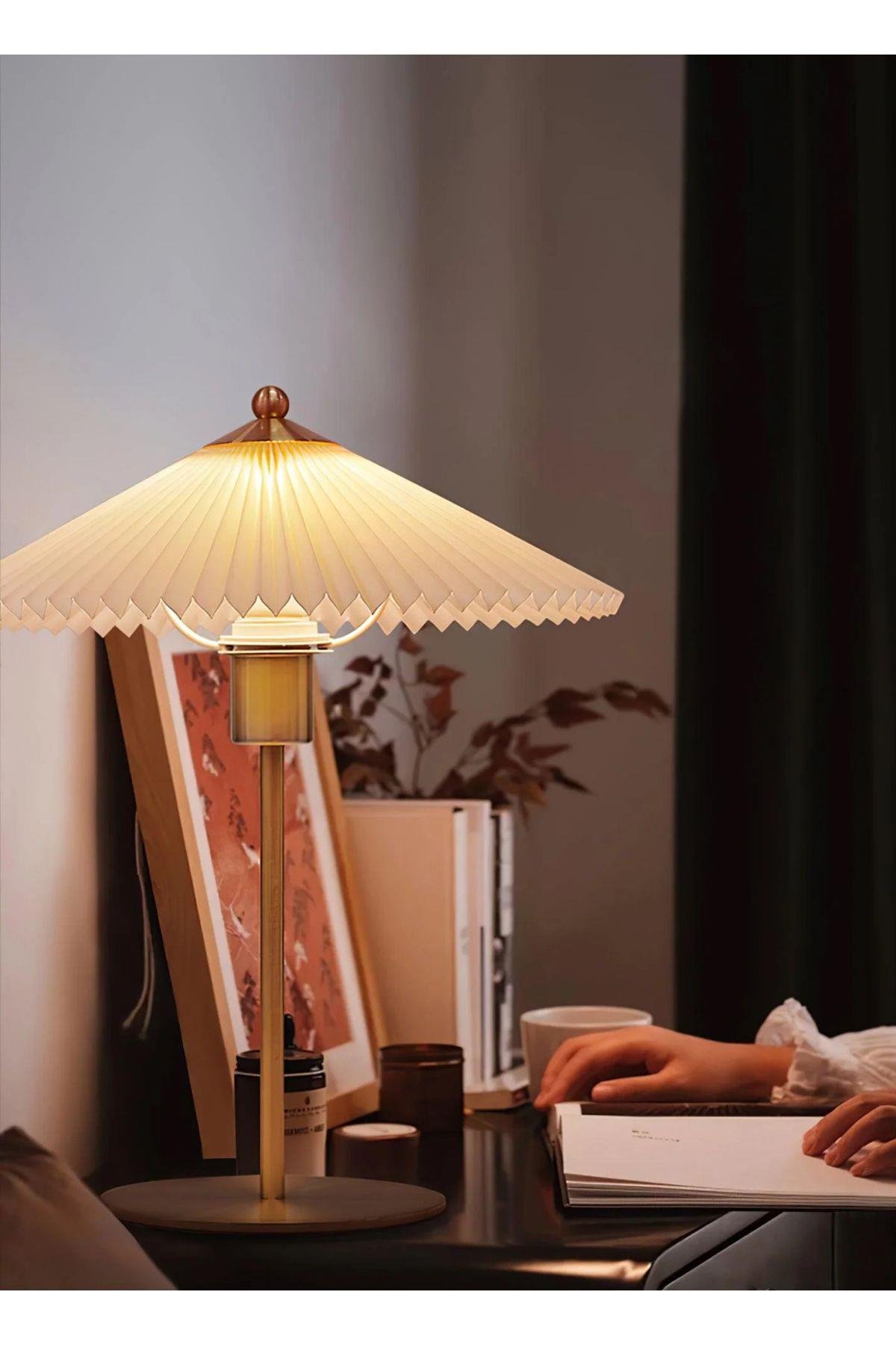 Exlusive Collection Krem Şapka Tasarım Madame Fico Abajur Eskitme Gold Sarı