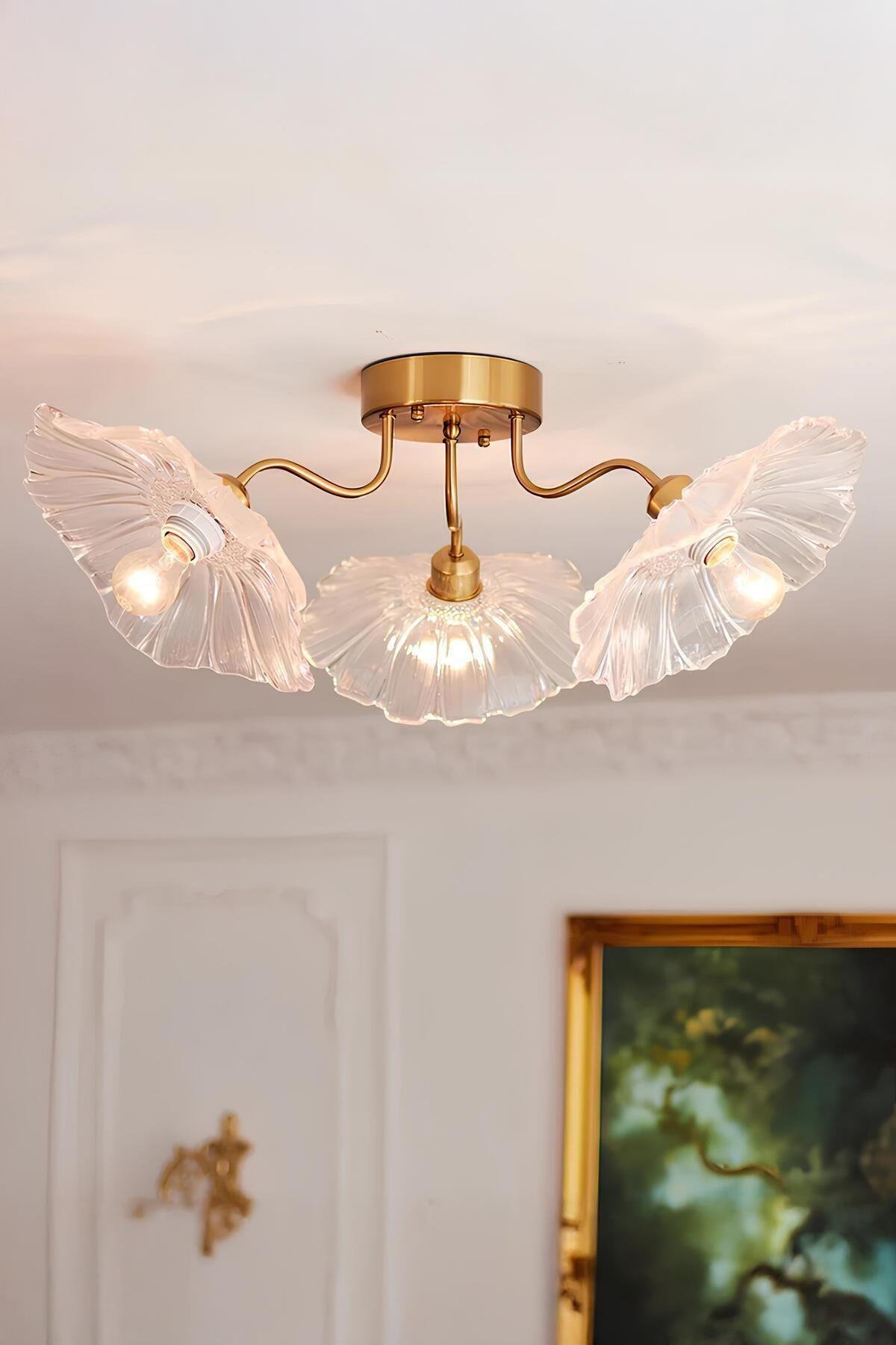 Luxury Modern Exclusive Tasarım Şeffaf Renk Kristal Camlı Flower Çiçek Üçlü Avize Eskitme Gold Sarı