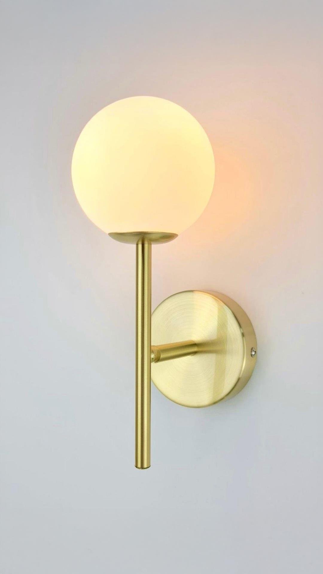 Modern Alexander Pilli Aplik Aç Kapa Butonlu Tak Çalıştır Kablosuz Parlak Gold Sarı Beyaz Cam