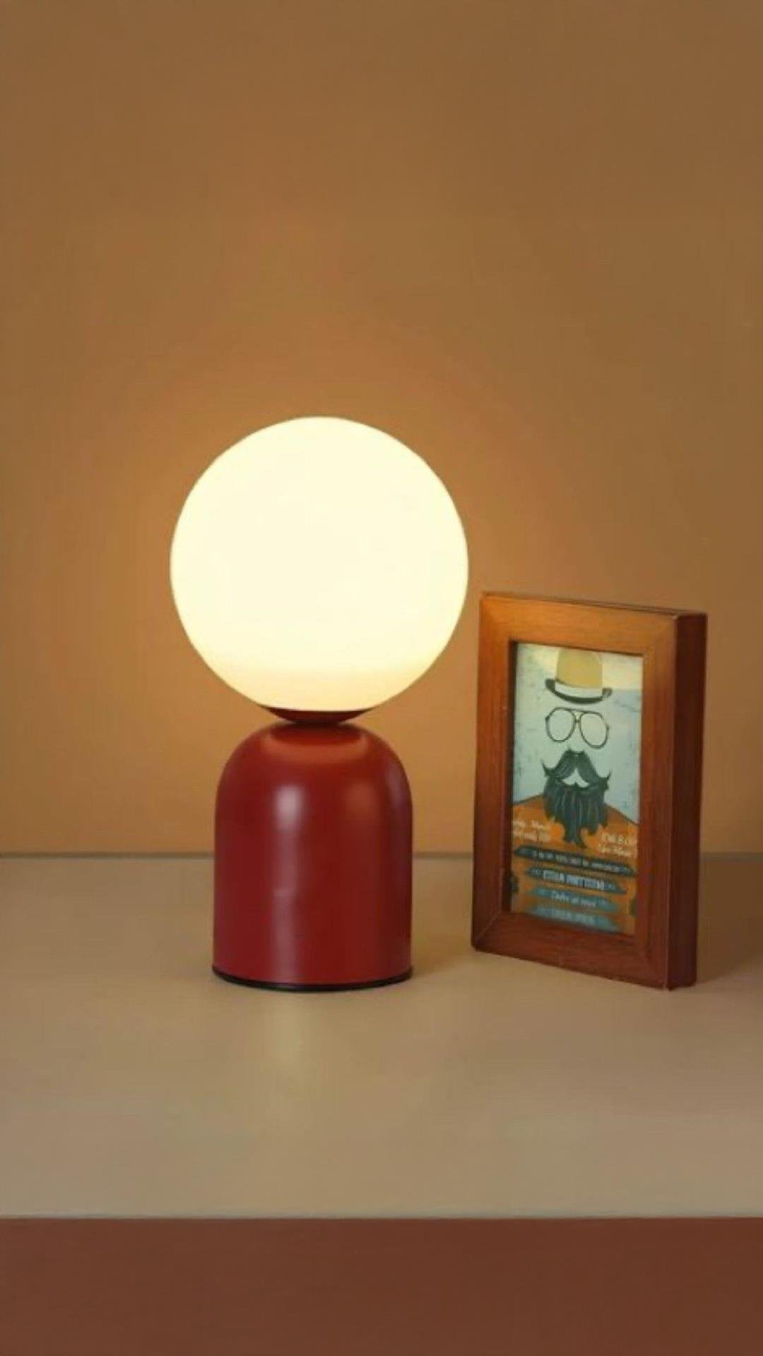 Modern Cherry Abajur Masa Lambası Beyaz Glop Camlı Şık Görsellik Katar