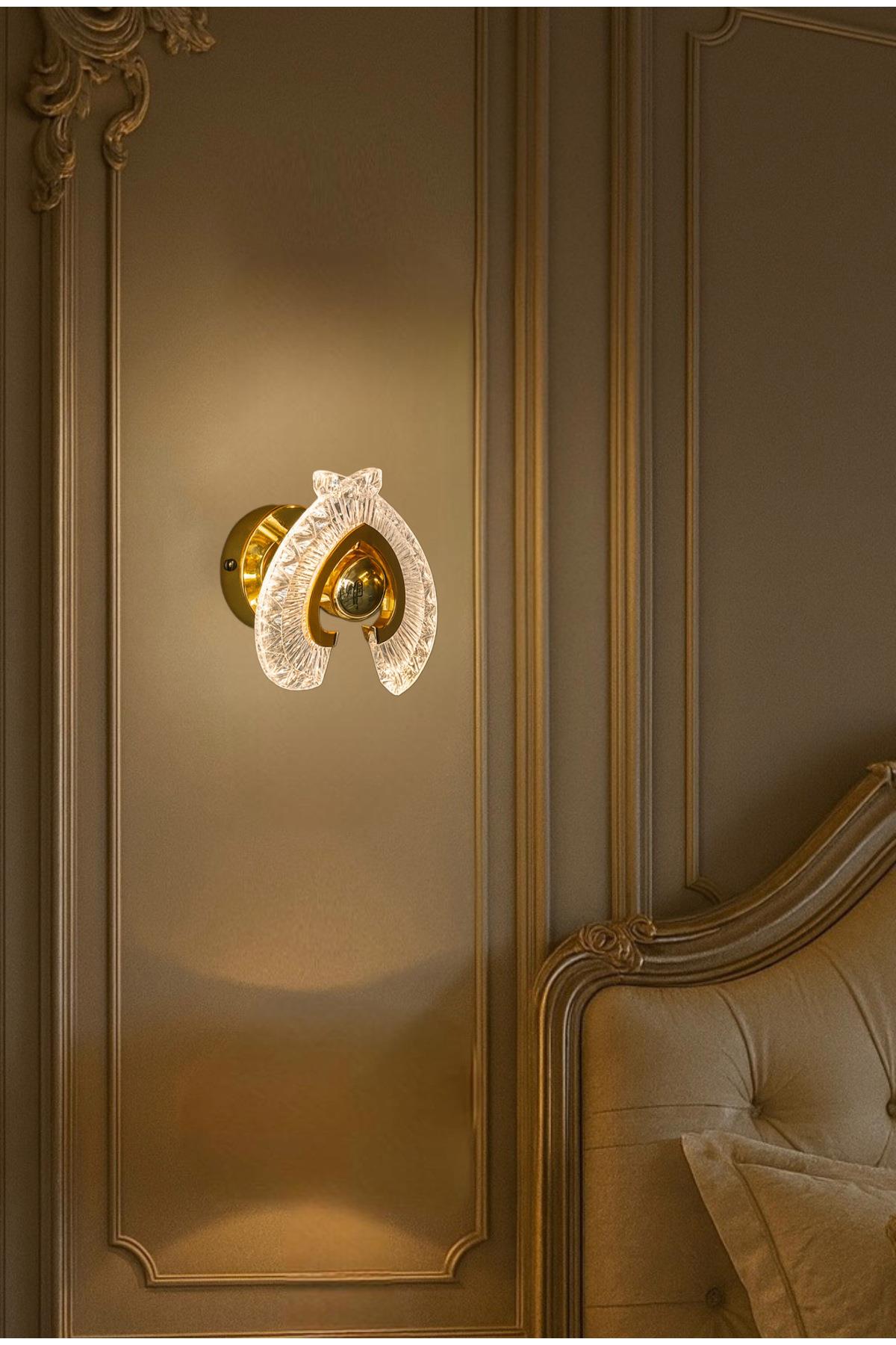 Modern Luxury Tasarım Oynar Başlıklı Elektrikli Ledli Duvar Apliği Gold Sarı Led Aplik