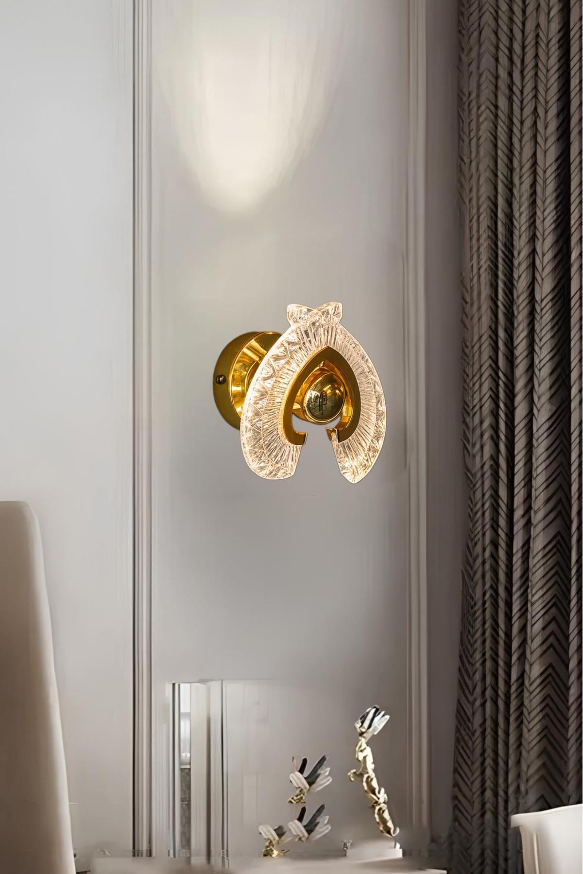 Modern Luxury Tasarım Oynar Başlıklı Elektrikli Ledli Duvar Apliği Gold Sarı Led Aplik