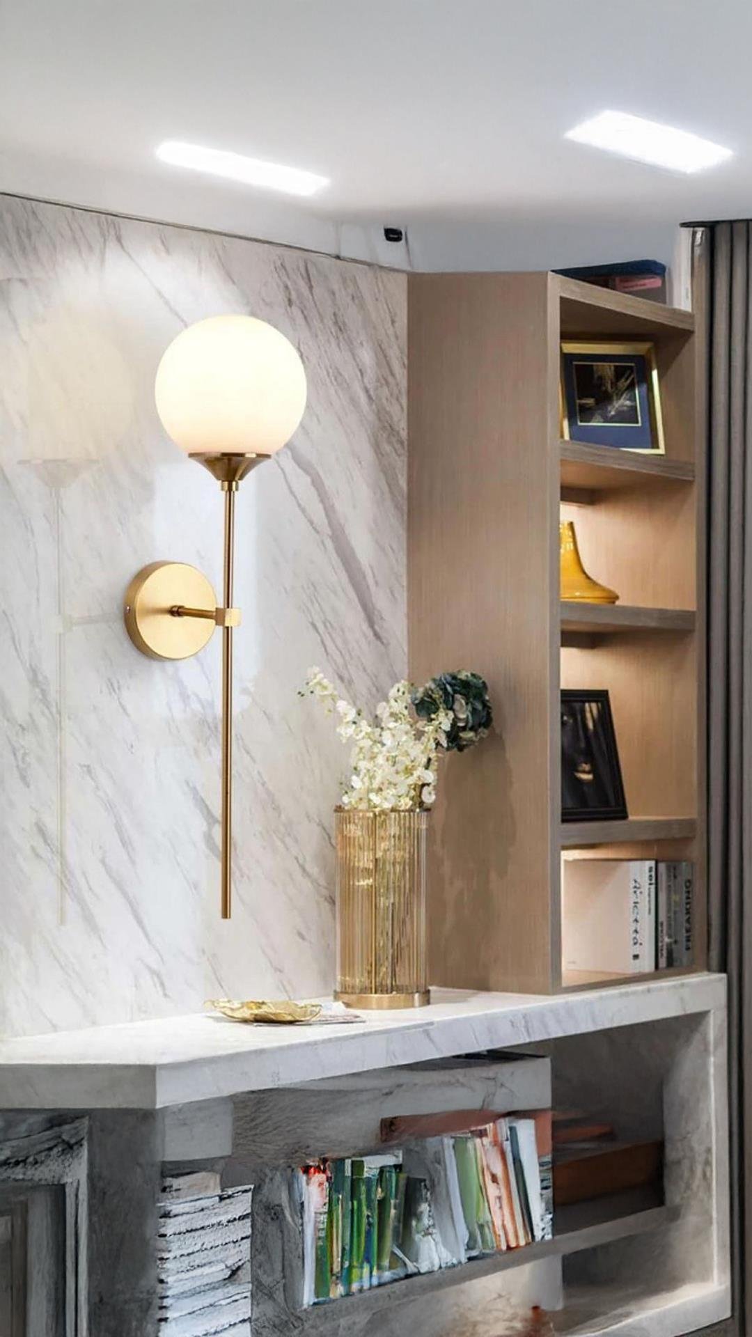 Modern Tasarım Aç Kapa Butonlu Pilli Aplik Duvar Beyaz Opal Camlı Aplik Eskitme Gold