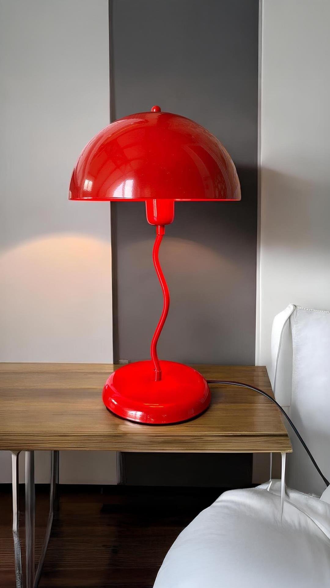 Modern Tasarım Mars Zigzag Abajur Masa Lambası Metal Gövde Red Kırmızı