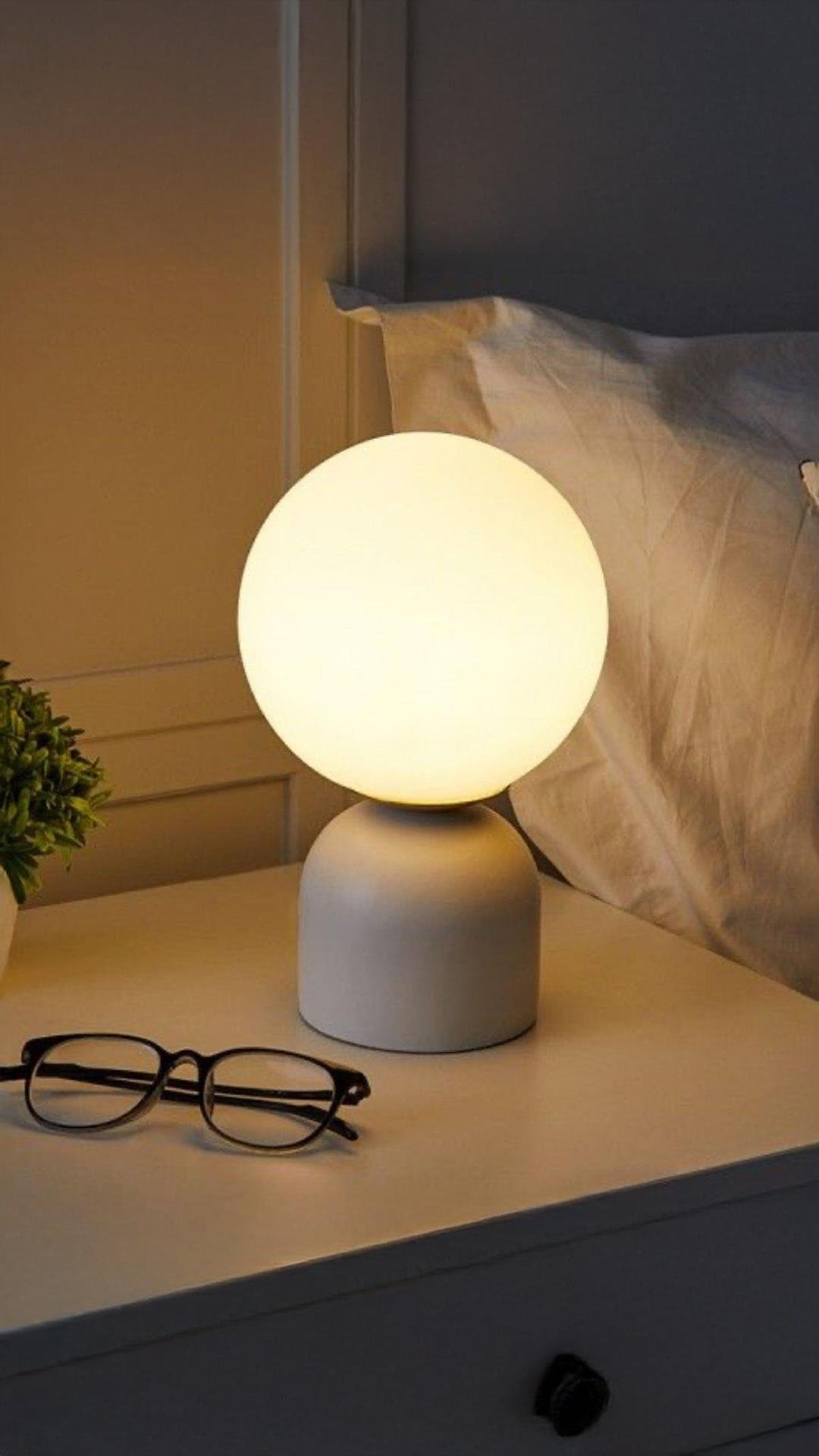 Modern Tasarım Venüs Abajur Beyaz Glop Camlı Kablolu Tak Çalıştır Masa Lambası Antrasit Füme