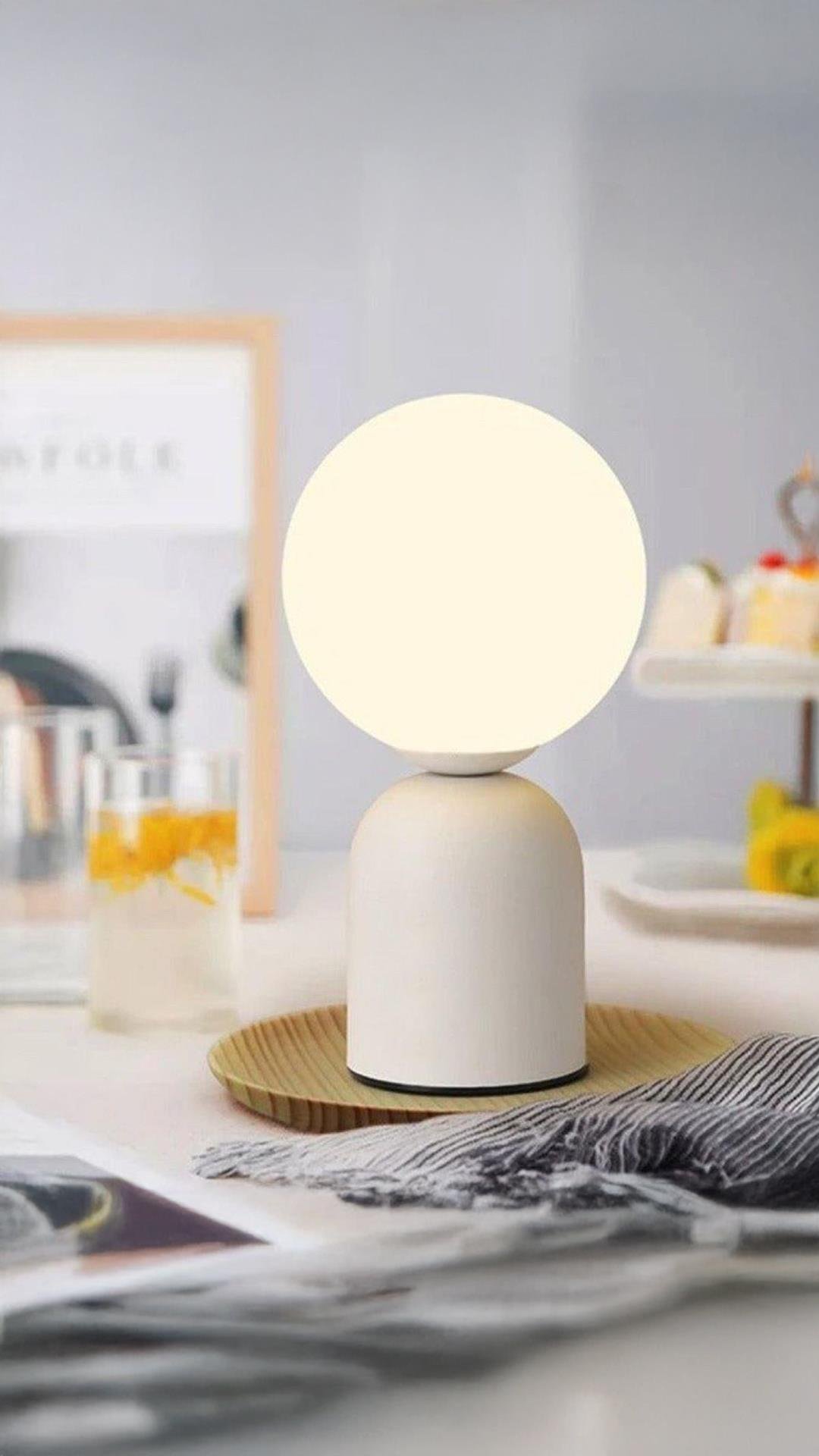 Modern Tasarım Venüs Abajur Beyaz Glop Camlı Kablolu Tak Çalıştır Masa Lambası Beyaz Metal Gövde