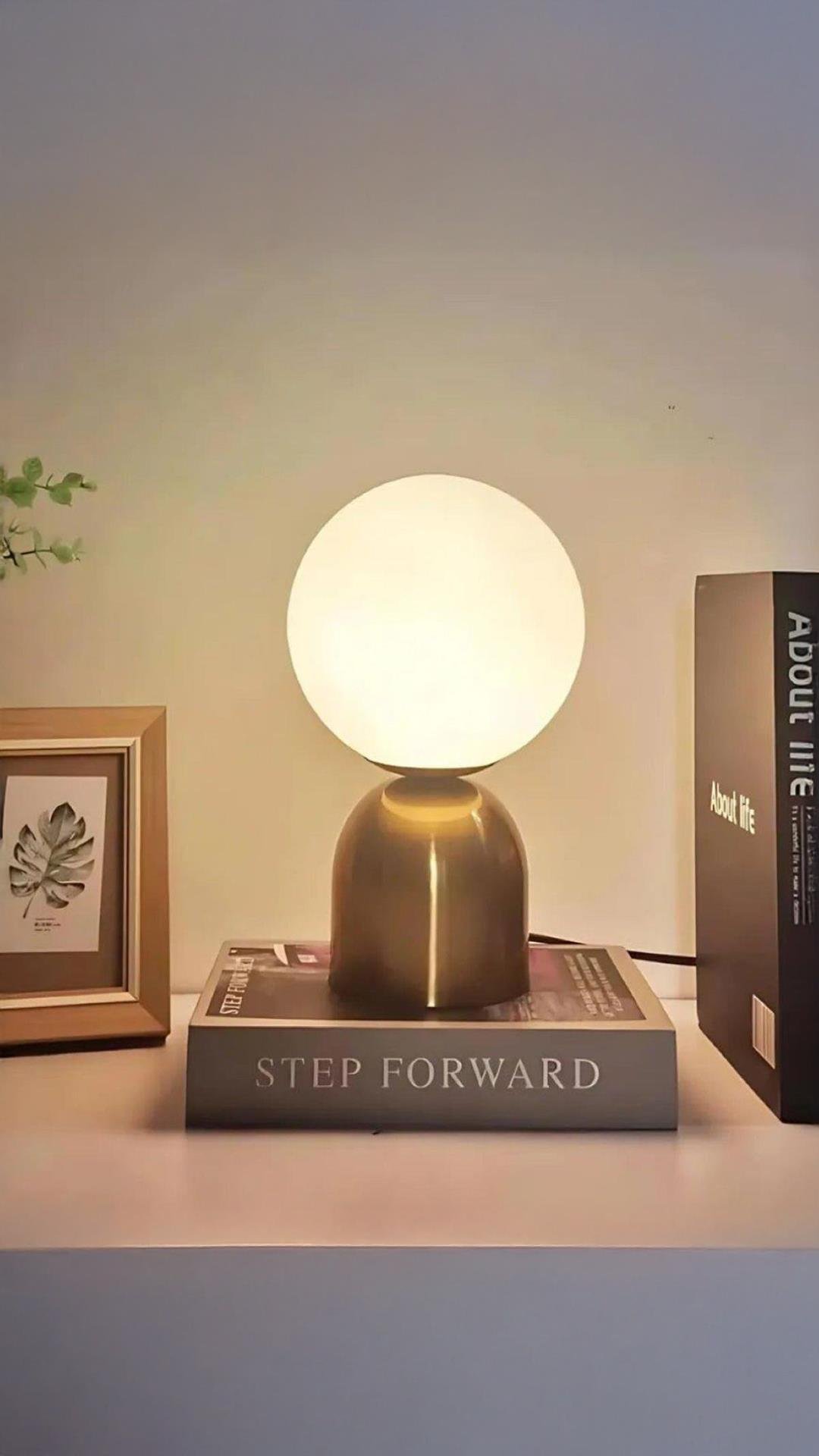 Modern Tasarım Venüs Abajur Beyaz Glop Camlı Kablolu Tak Çalıştır Masa Lambası Eskitme Gold Sarı