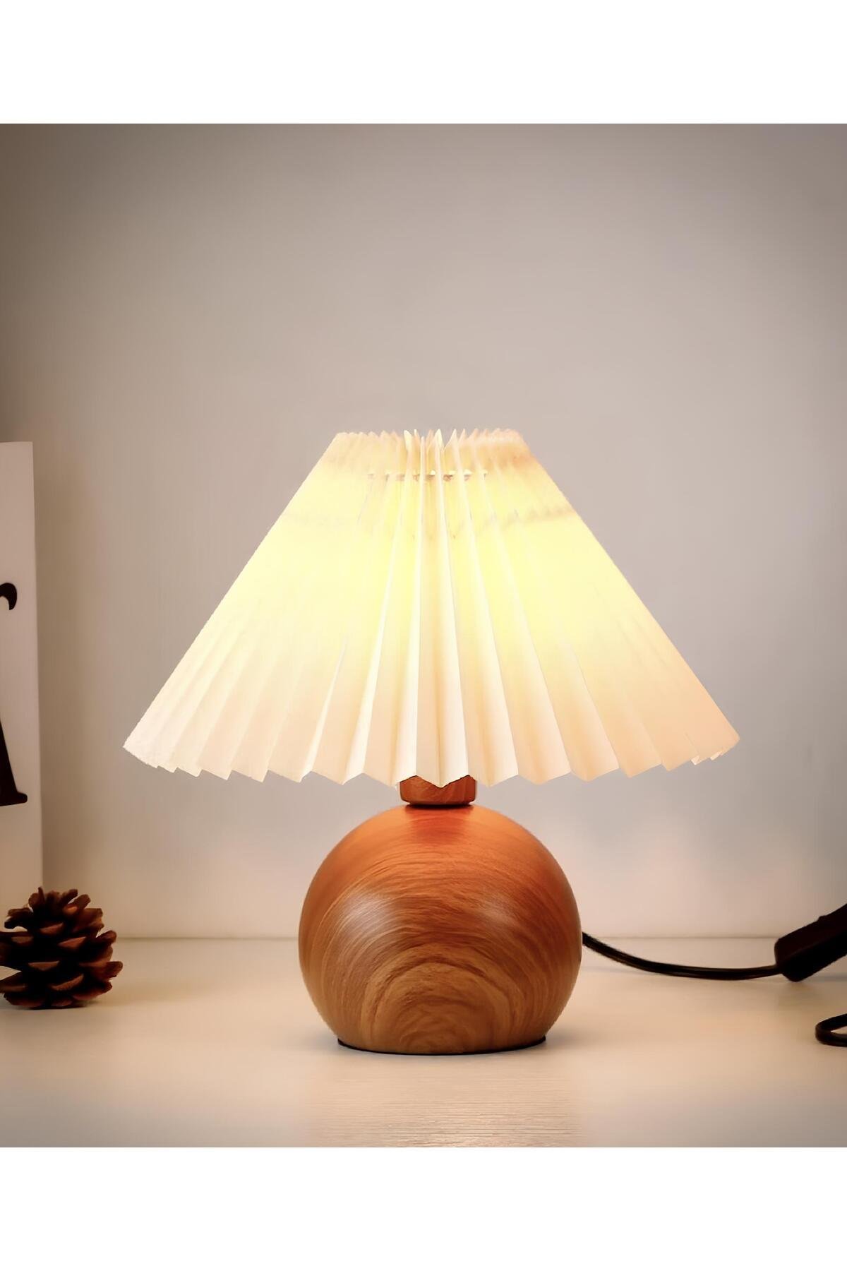 Modern Umbrella Trend Abajur Koyu Ahşap Detaylı Pileli Krem Şapka Masa Lambası