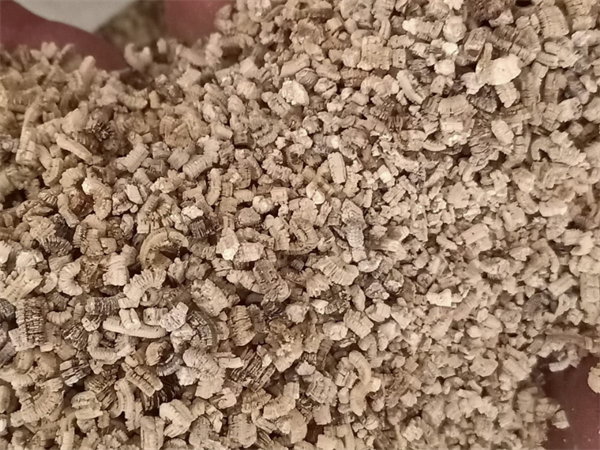 Vermikulit ( 3-5 mm )