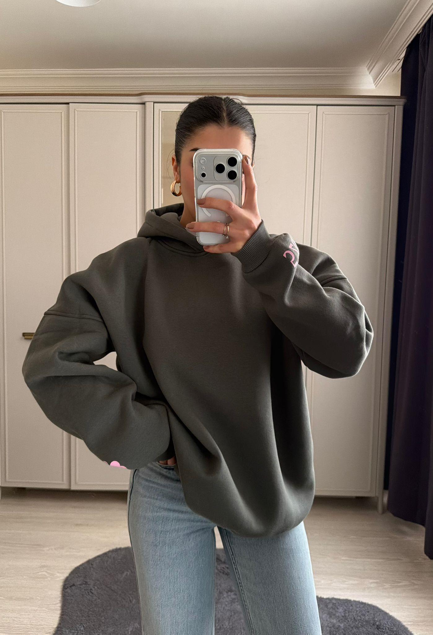 520 Money Manifest Oversize Sweatshirt