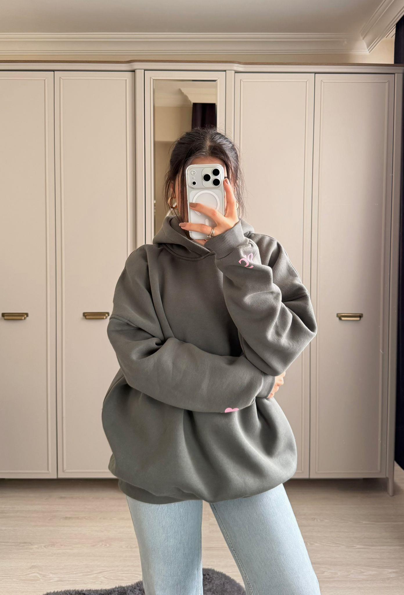 520 Money Manifest Oversize Sweatshirt