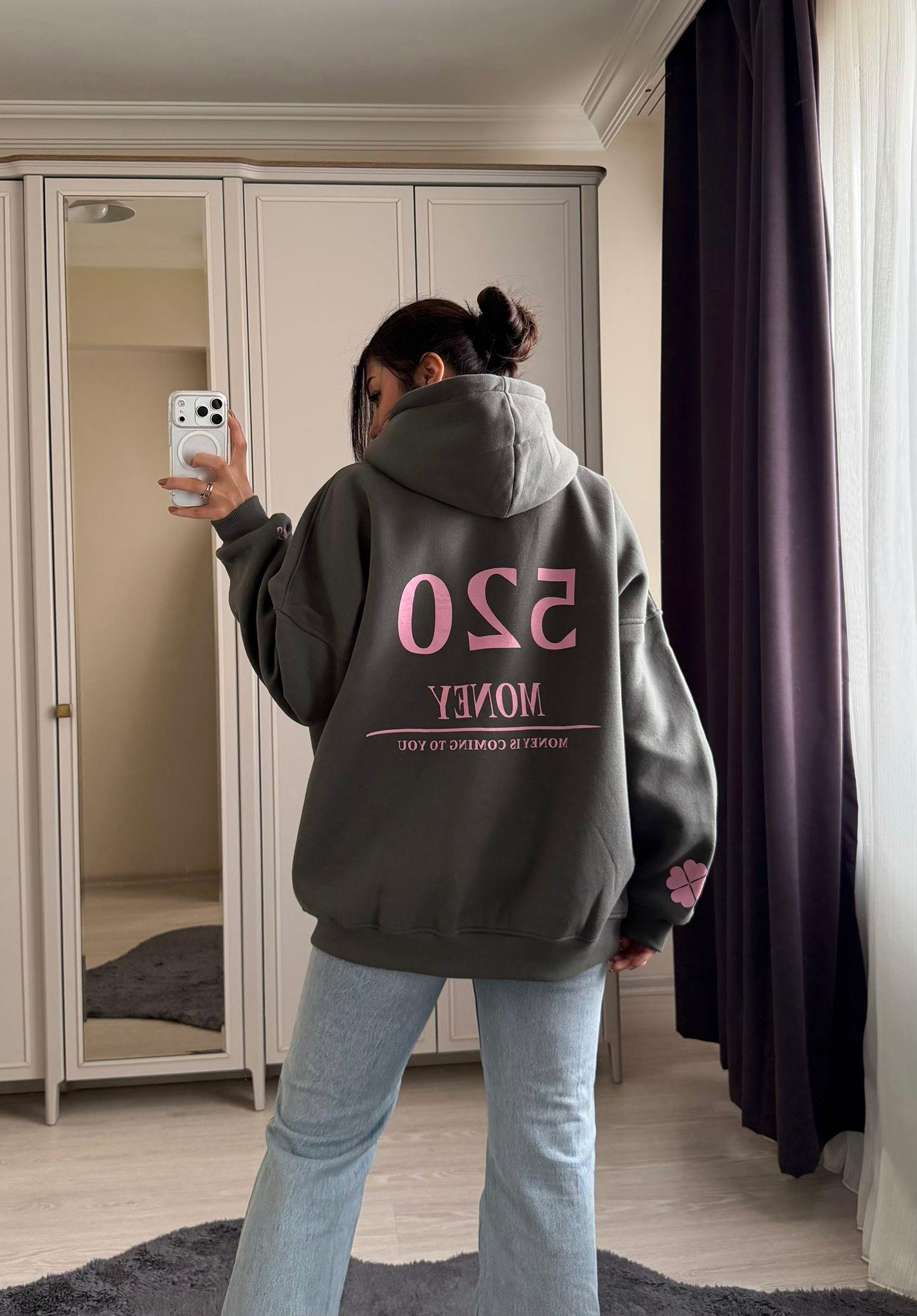 520 Money Manifest Oversize Sweatshirt