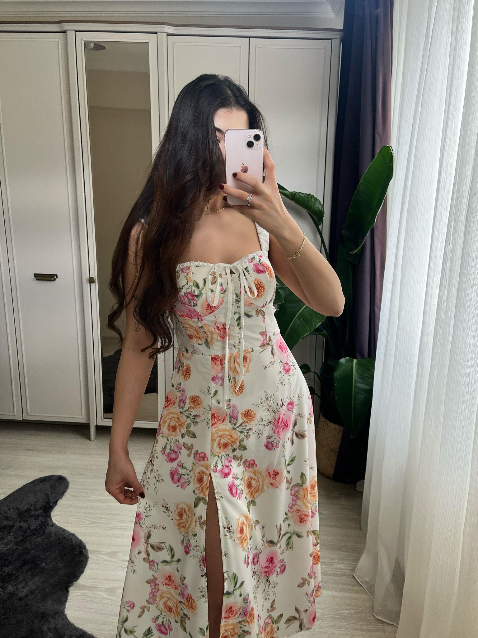 Audrey Çiçek Desen Yırtmaçlı Midi Elbise Beyaz