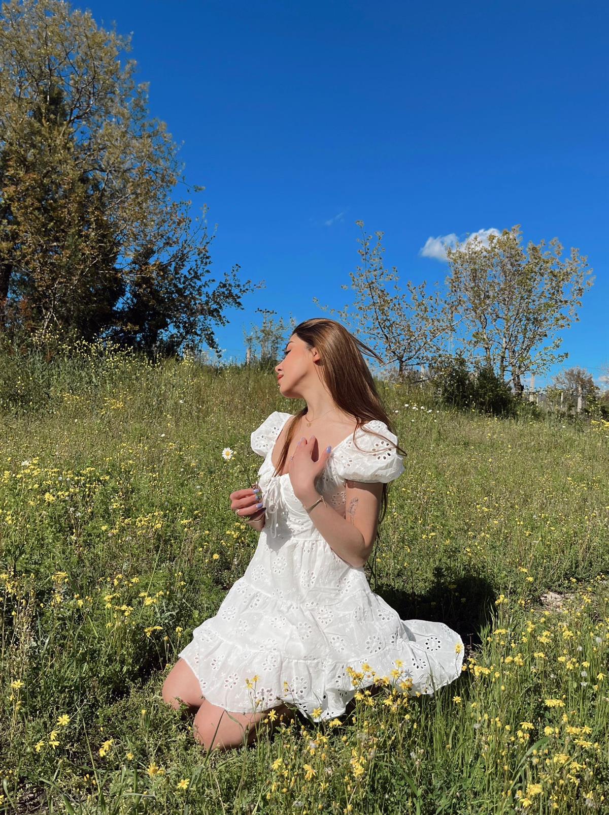 Bella Brode Beyaz Mini Elbise