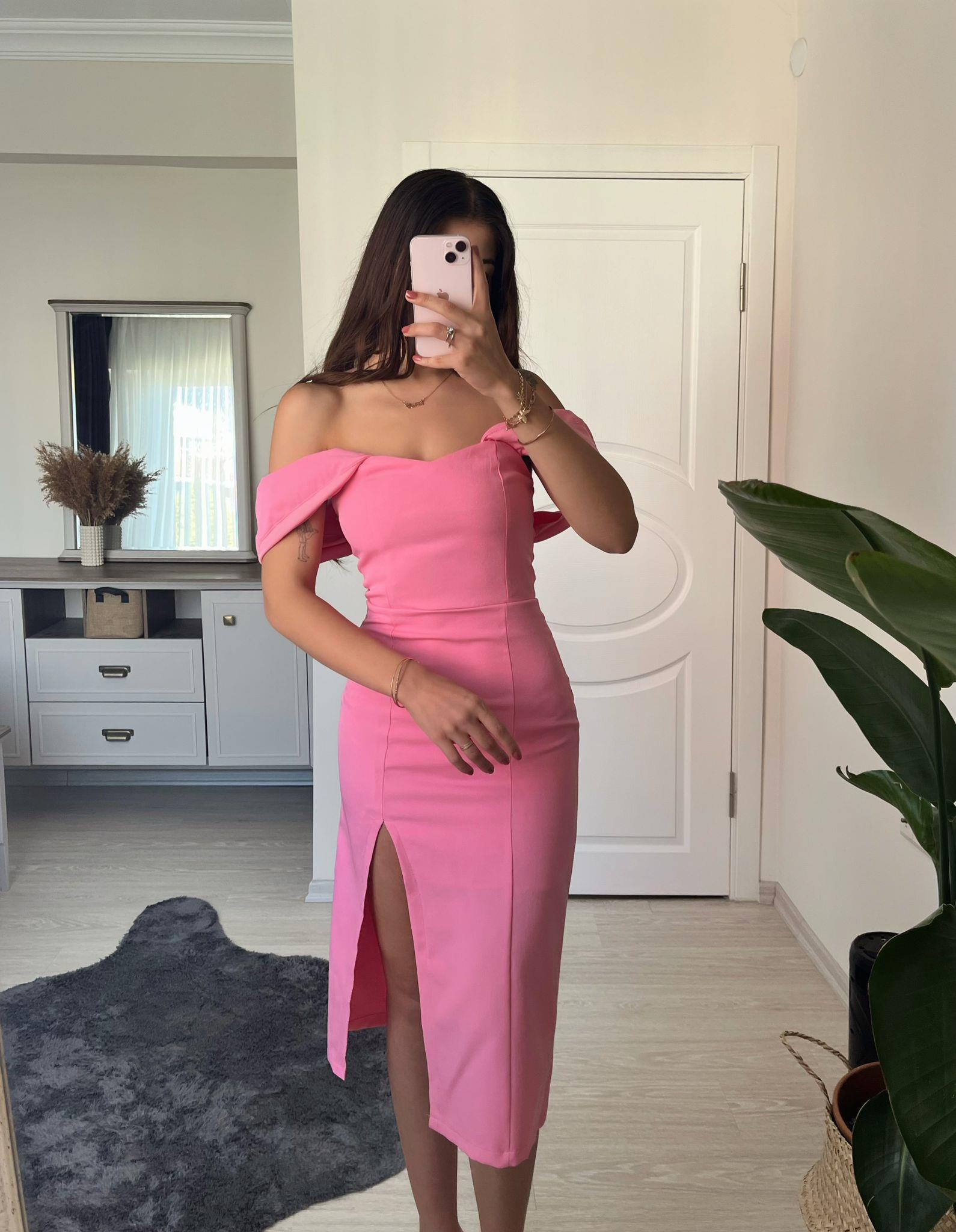 Classy Düşük Omuz Yırtmaçlı Midi Elbise Pembe
