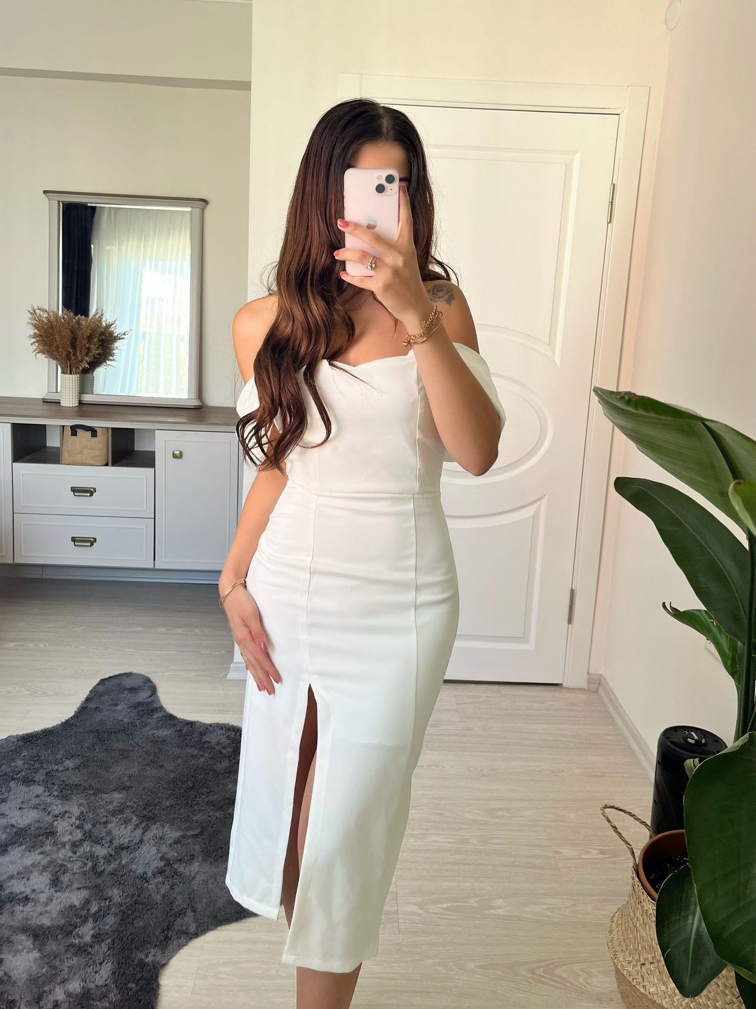 Classy Düşük Omuz Yırtmaçlı Midi Elbise Beyaz
