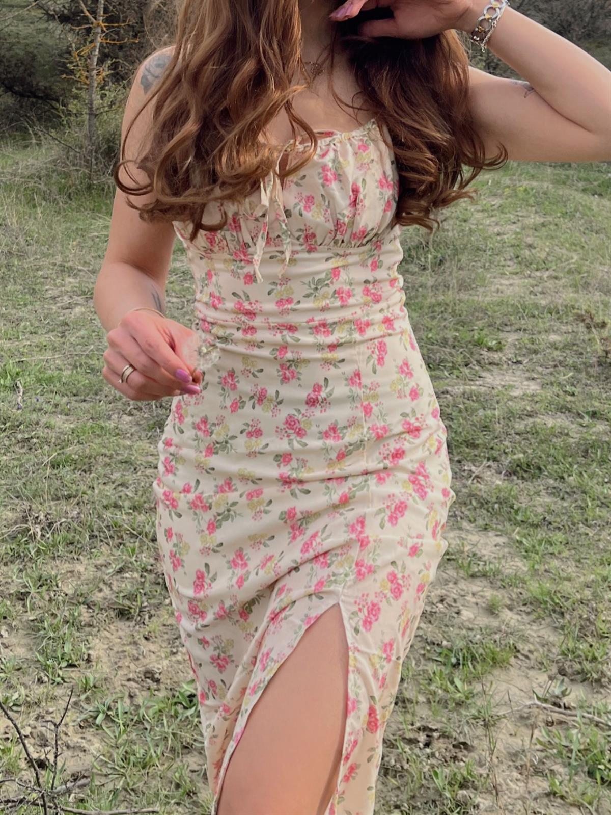Dahlia Çiçek Desen Yırtmaçlı Midi Elbise