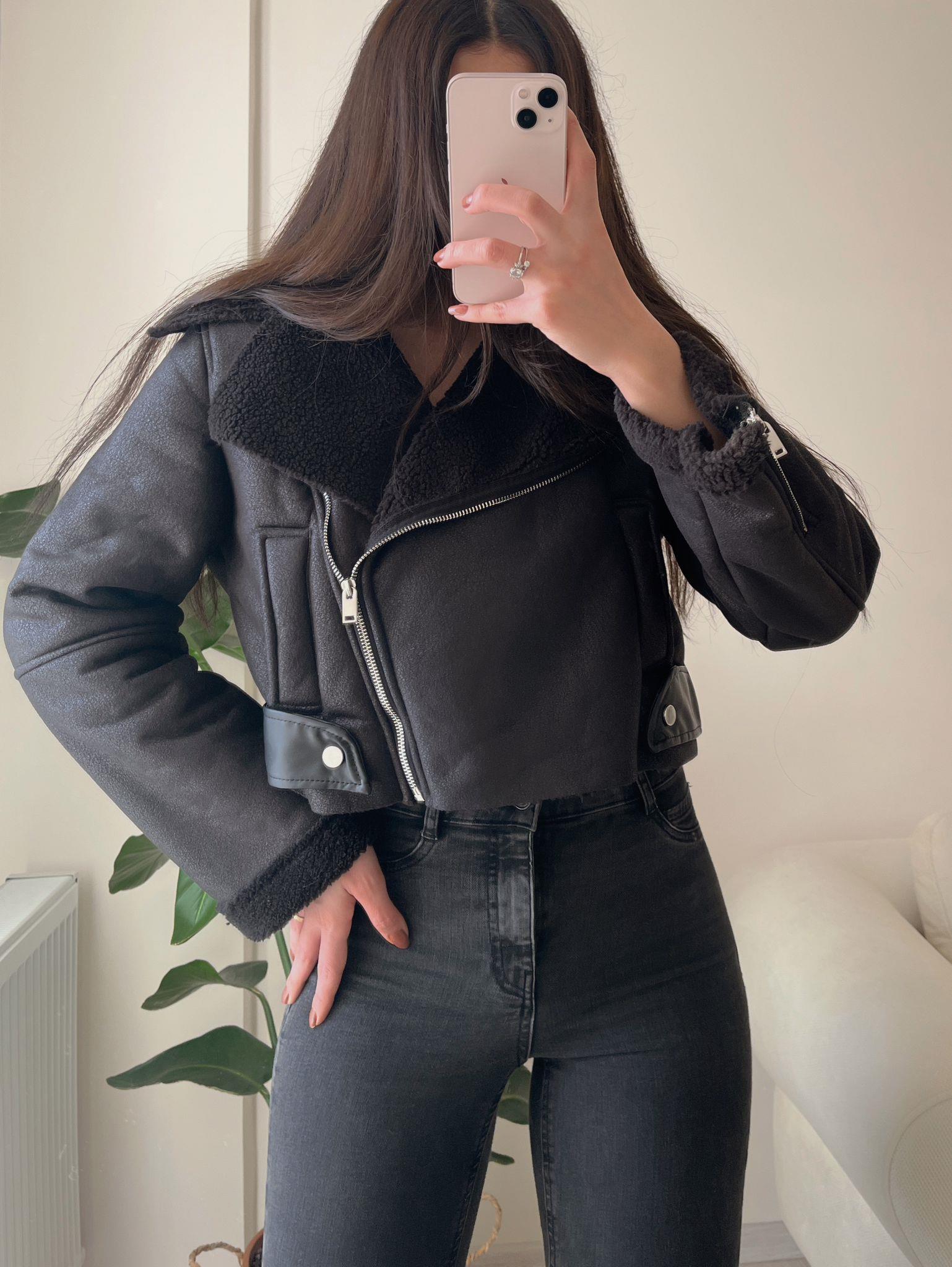 Edna Kürklü Kemerli Crop Lamine Siyah Ceket