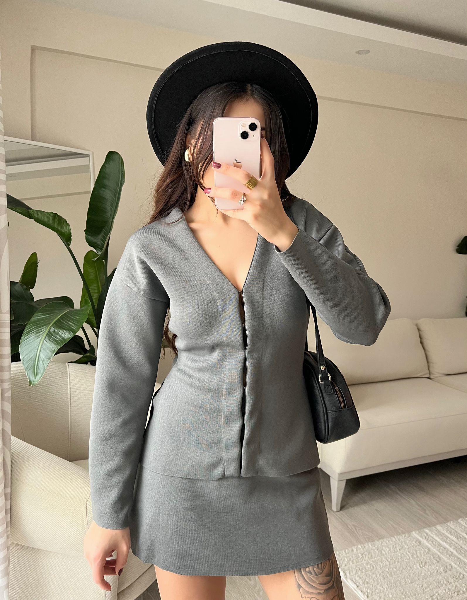 Emma Marka Model Çelik Triko Bluz Etek Takım Gri