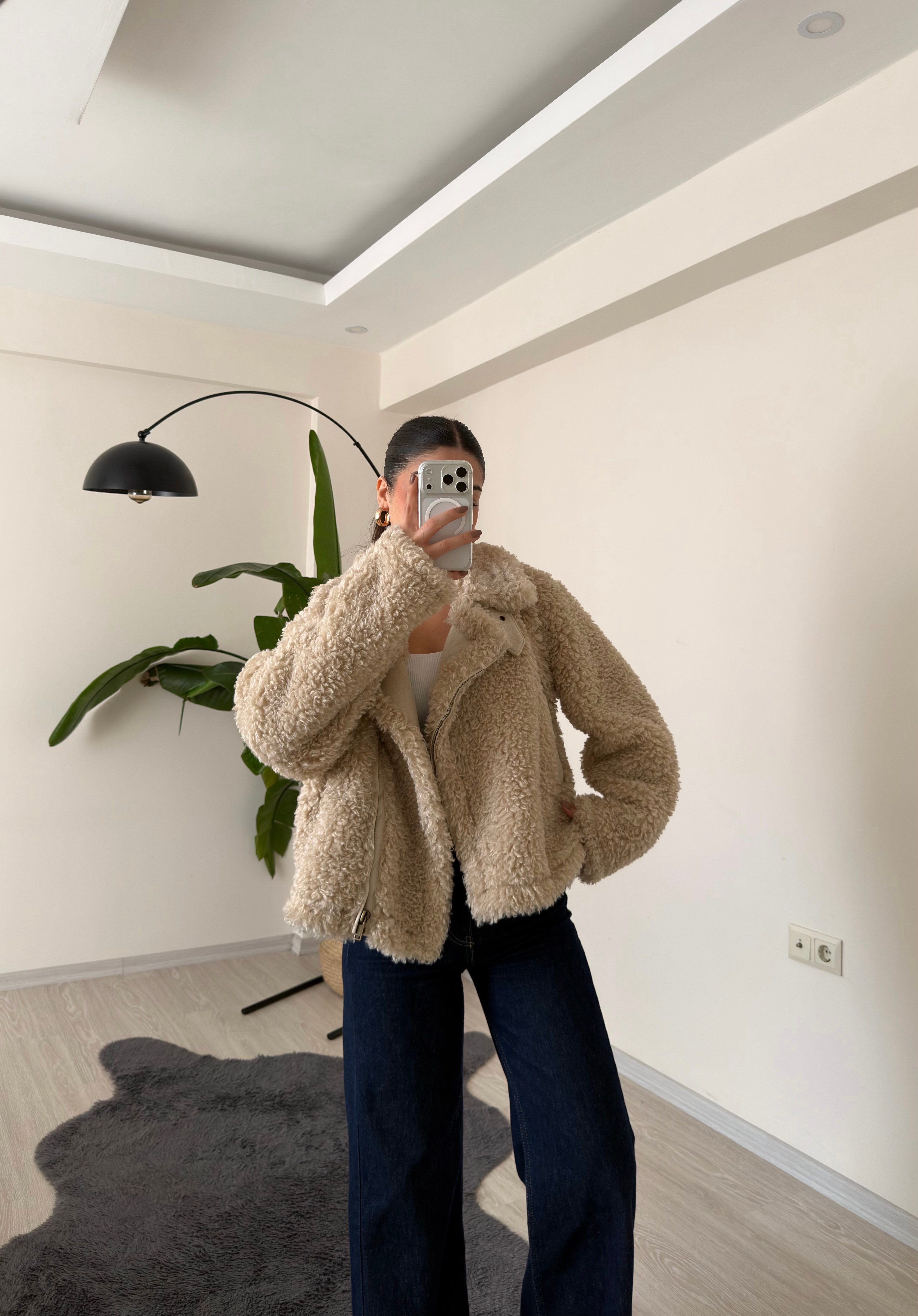 Fawn Yaka Detaylı İthal Peluş Ceket Bej
