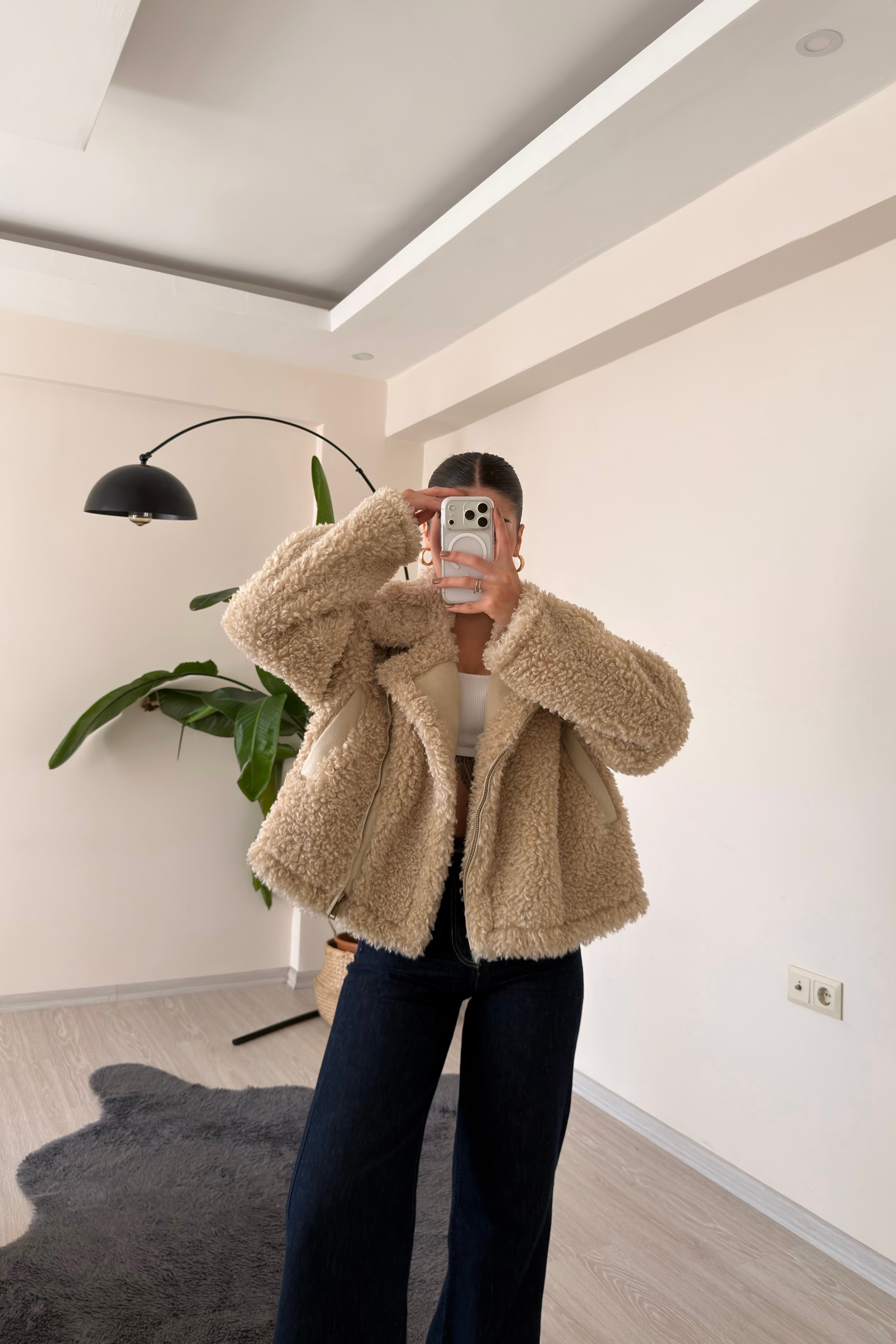 Fawn Yaka Detaylı İthal Peluş Ceket Bej