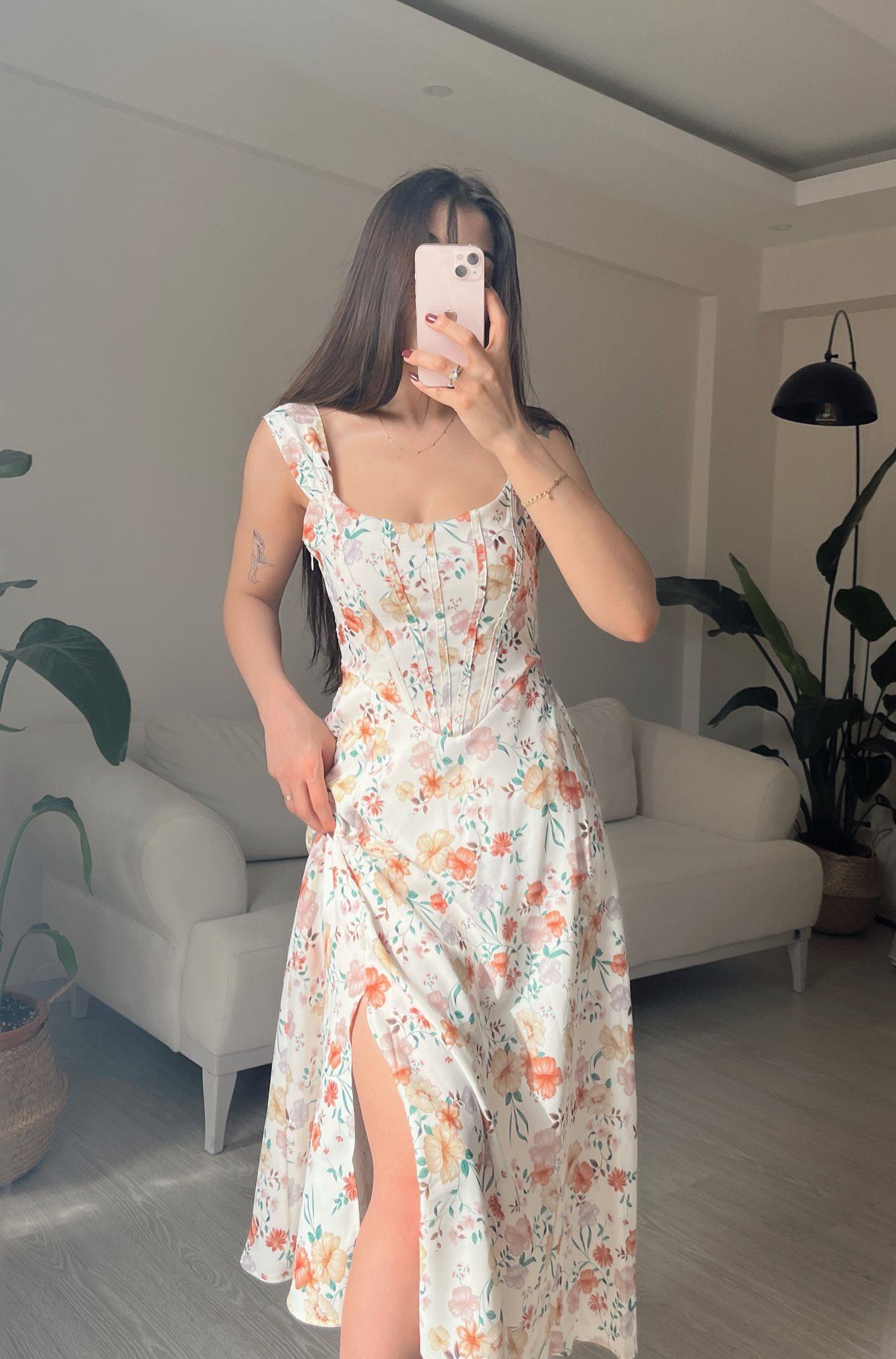 Flora Çiçek Desenli Yırtmaçlı Midi Elbise Beyaz