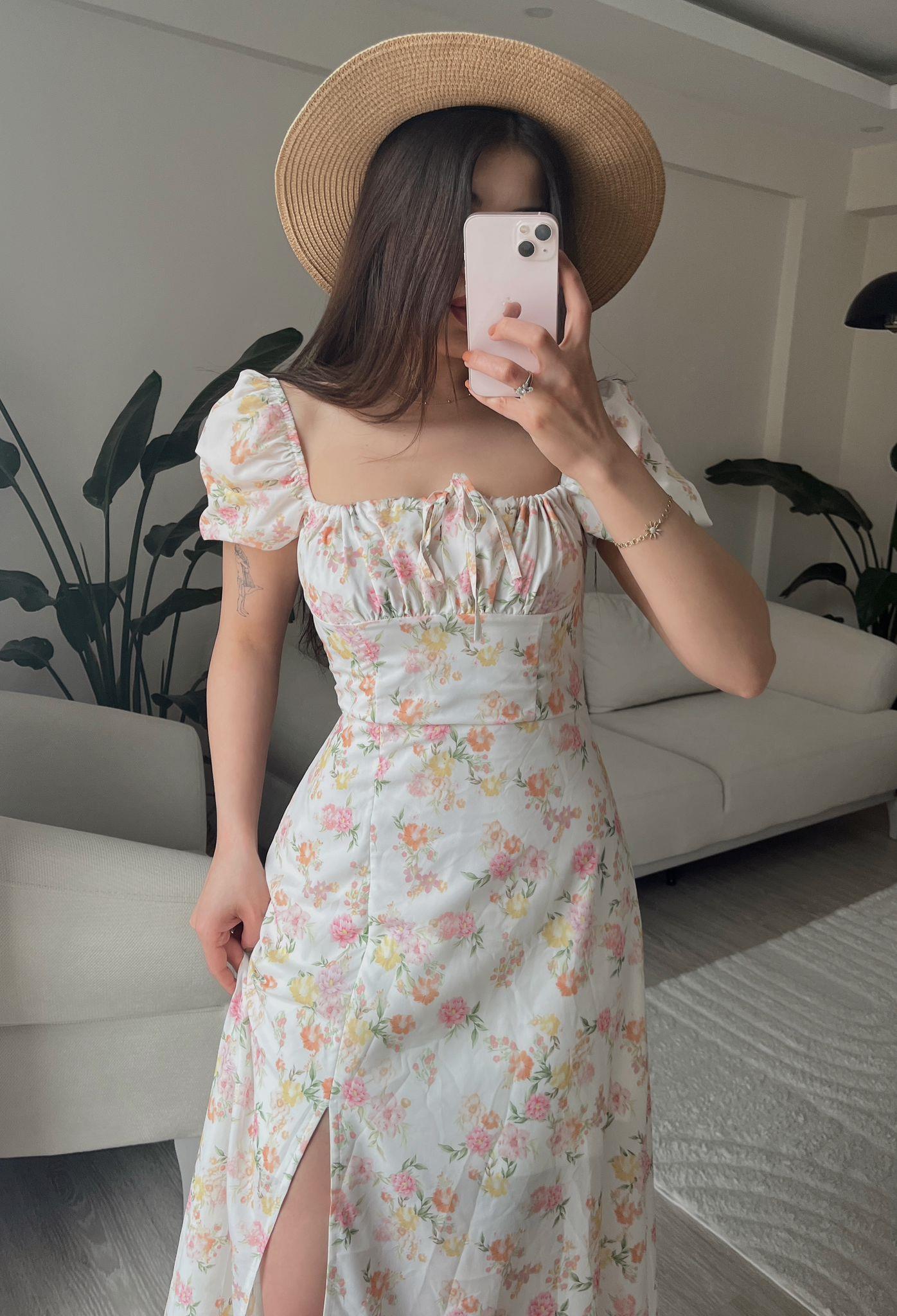 Lavinia Çiçek Desen Yırtmaçlı Midi Beyaz Elbise