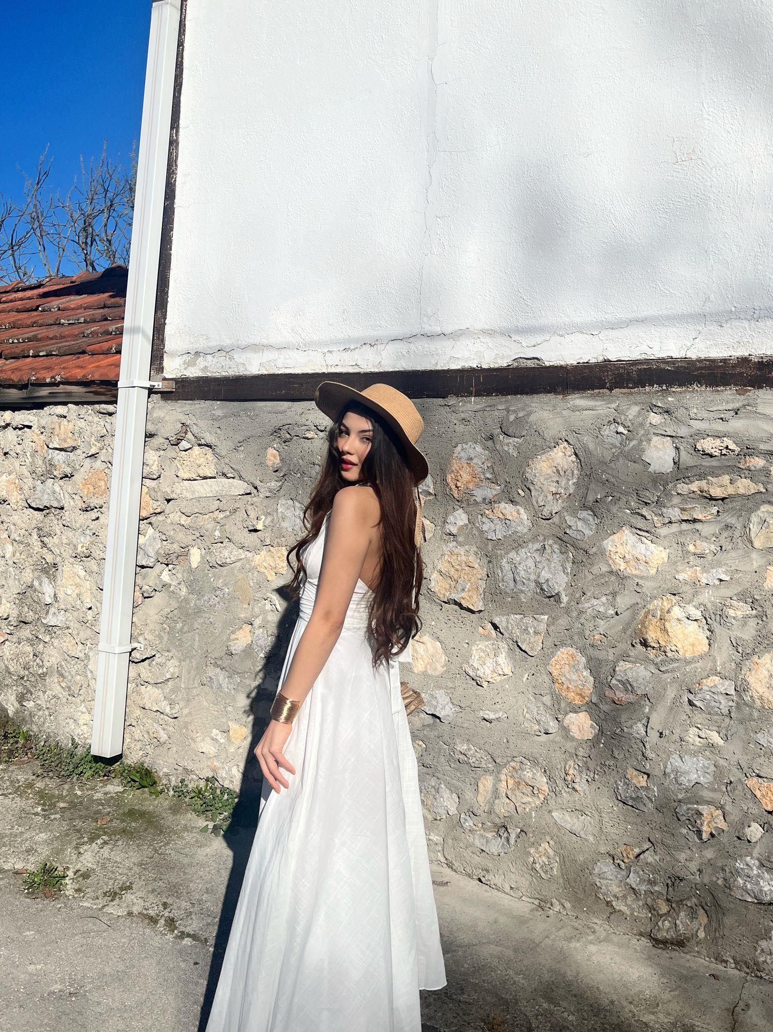 Monroe Boyundan Bağlamalı Keten Beyaz Elbise