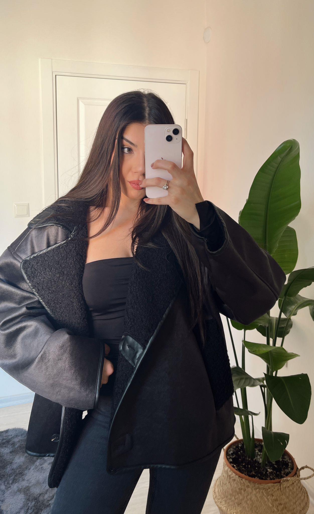 Nora Kıvırcık Kürklü Oversize Siyah Ceket
