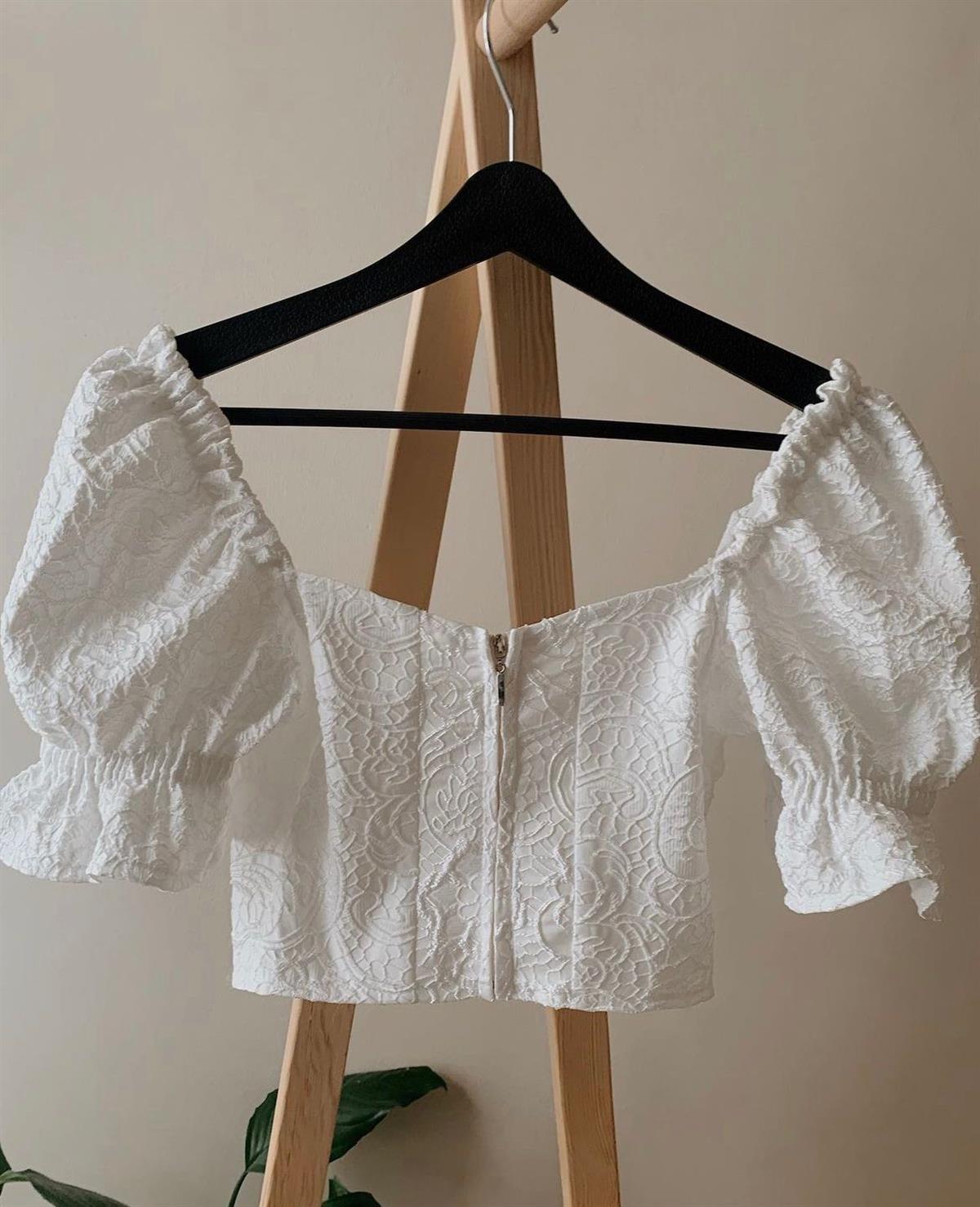 Puff Sleeves Lady Top