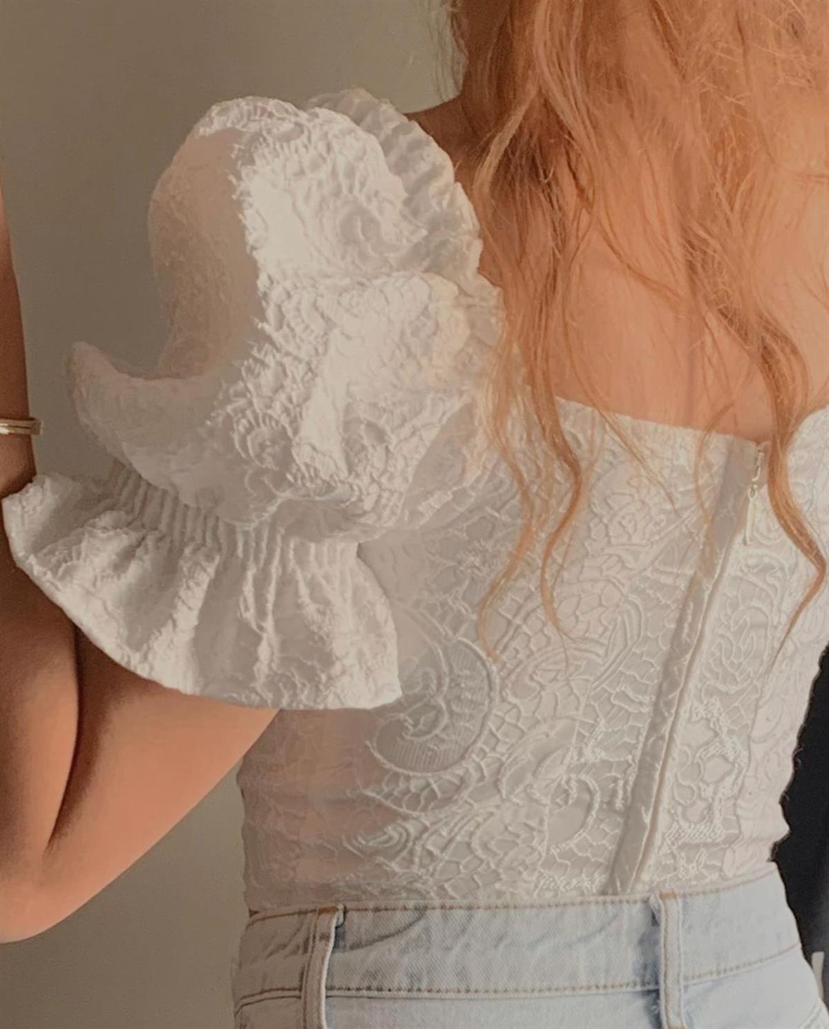 Puff Sleeves Lady Top