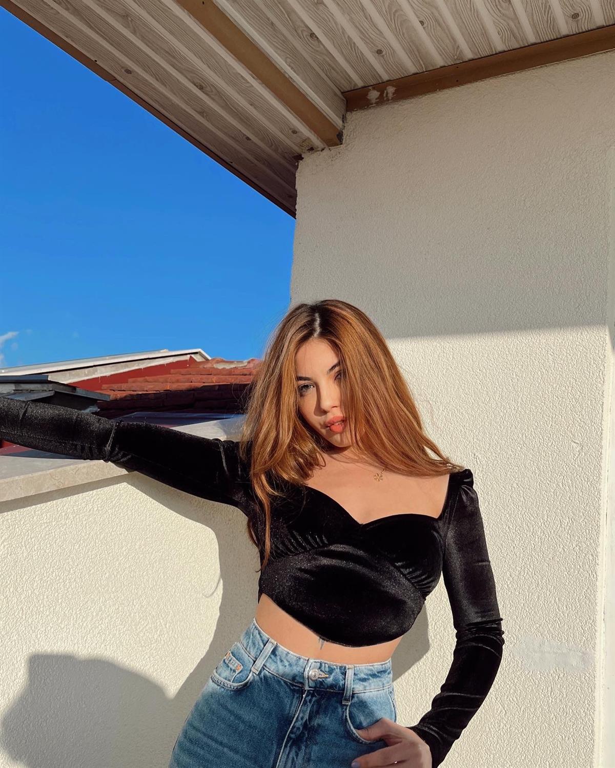 Shiny Crop Siyah Bluz