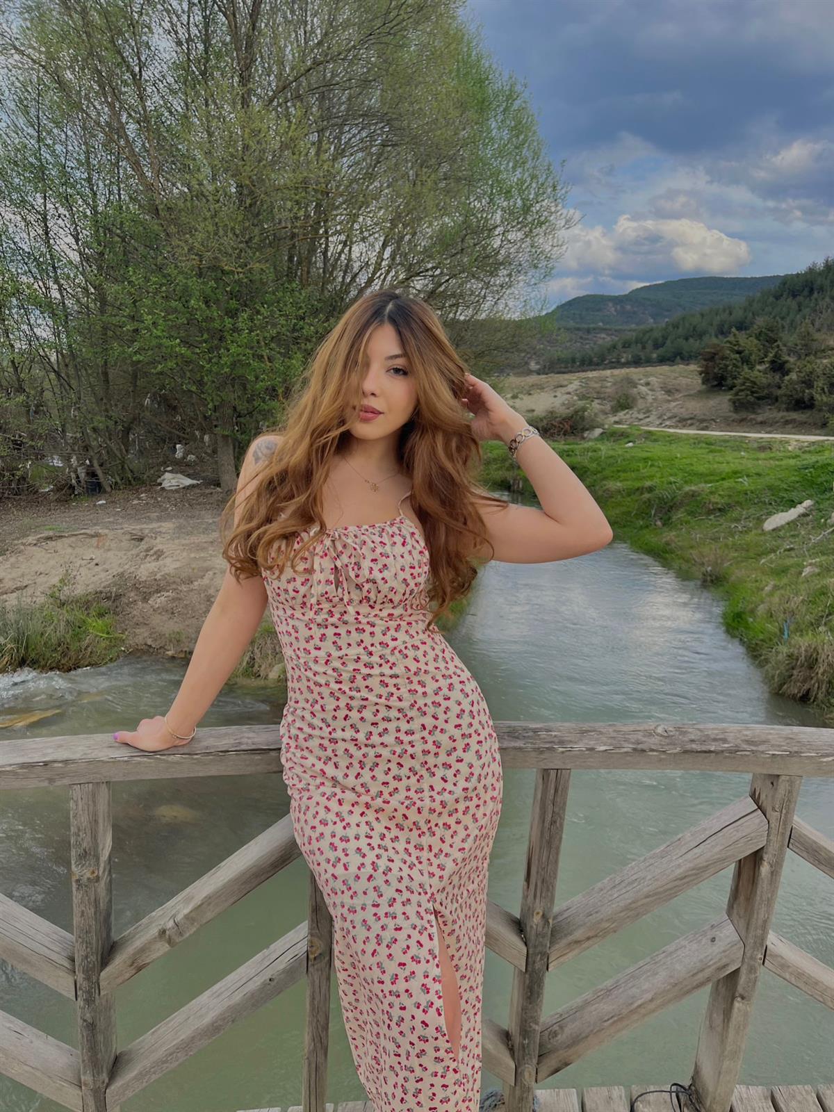 Sophia Çiçek Desen Midi Yırtmaçlı Elbise