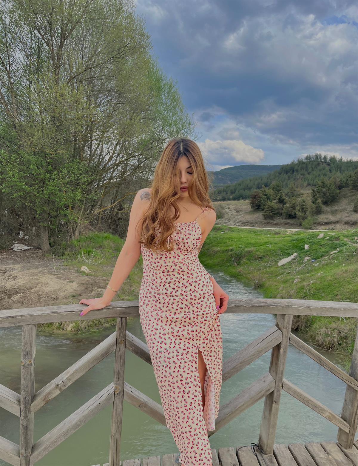 Sophia Çiçek Desen Midi Yırtmaçlı Elbise