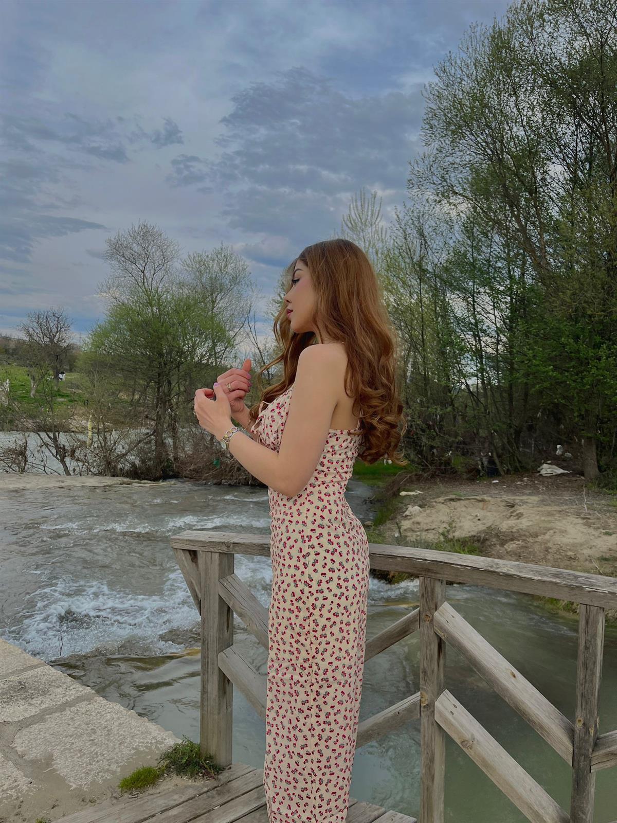 Sophia Çiçek Desen Midi Yırtmaçlı Elbise