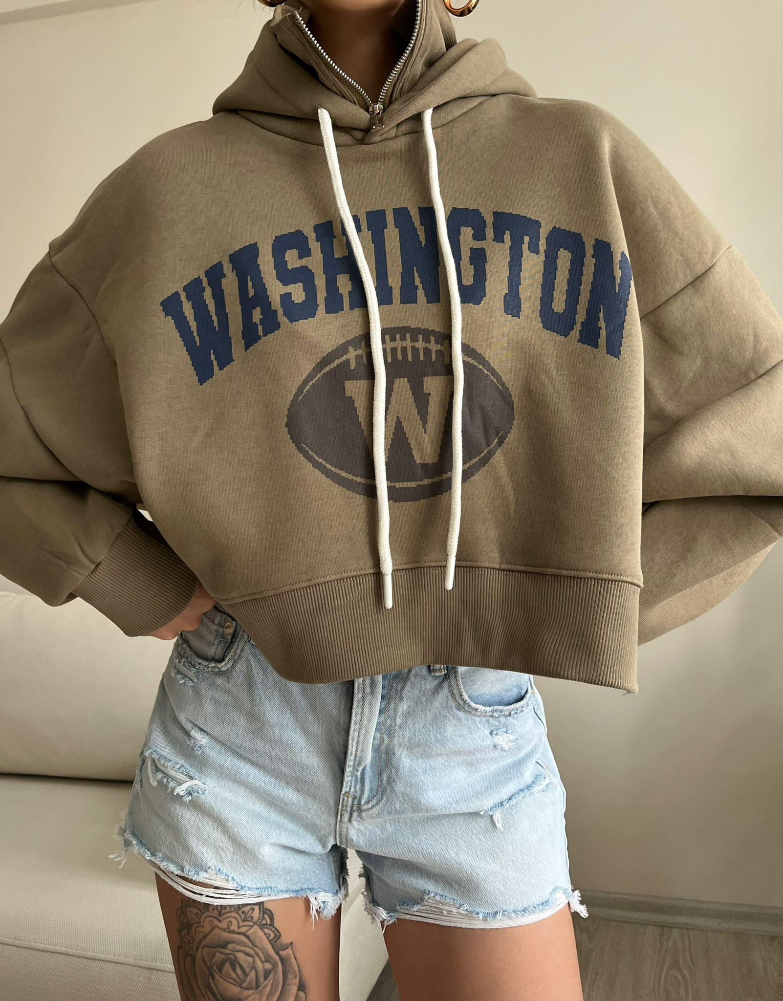 Washington Dik Yaka Detaylı Önü Baskılı Kapüşonlu Sweatshirt Haki