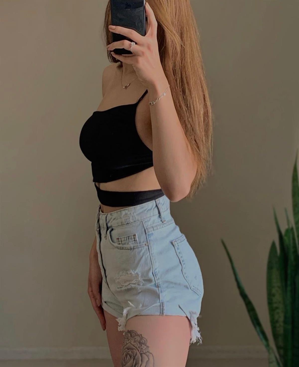 Yırtık ve Katlama Detay Denim Şort