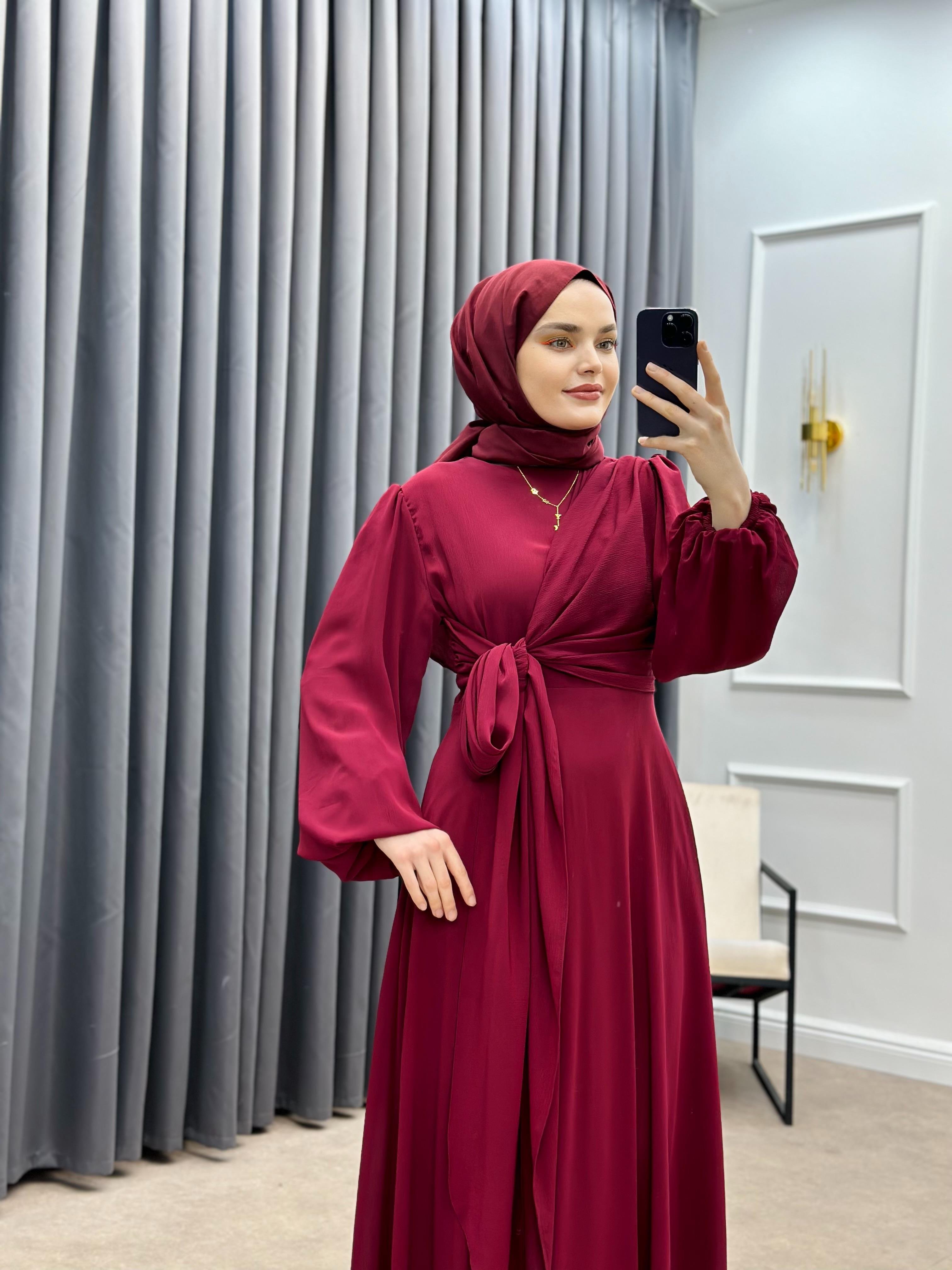 BEL BAĞLAMALI ŞİFON ELBİSE BORDO