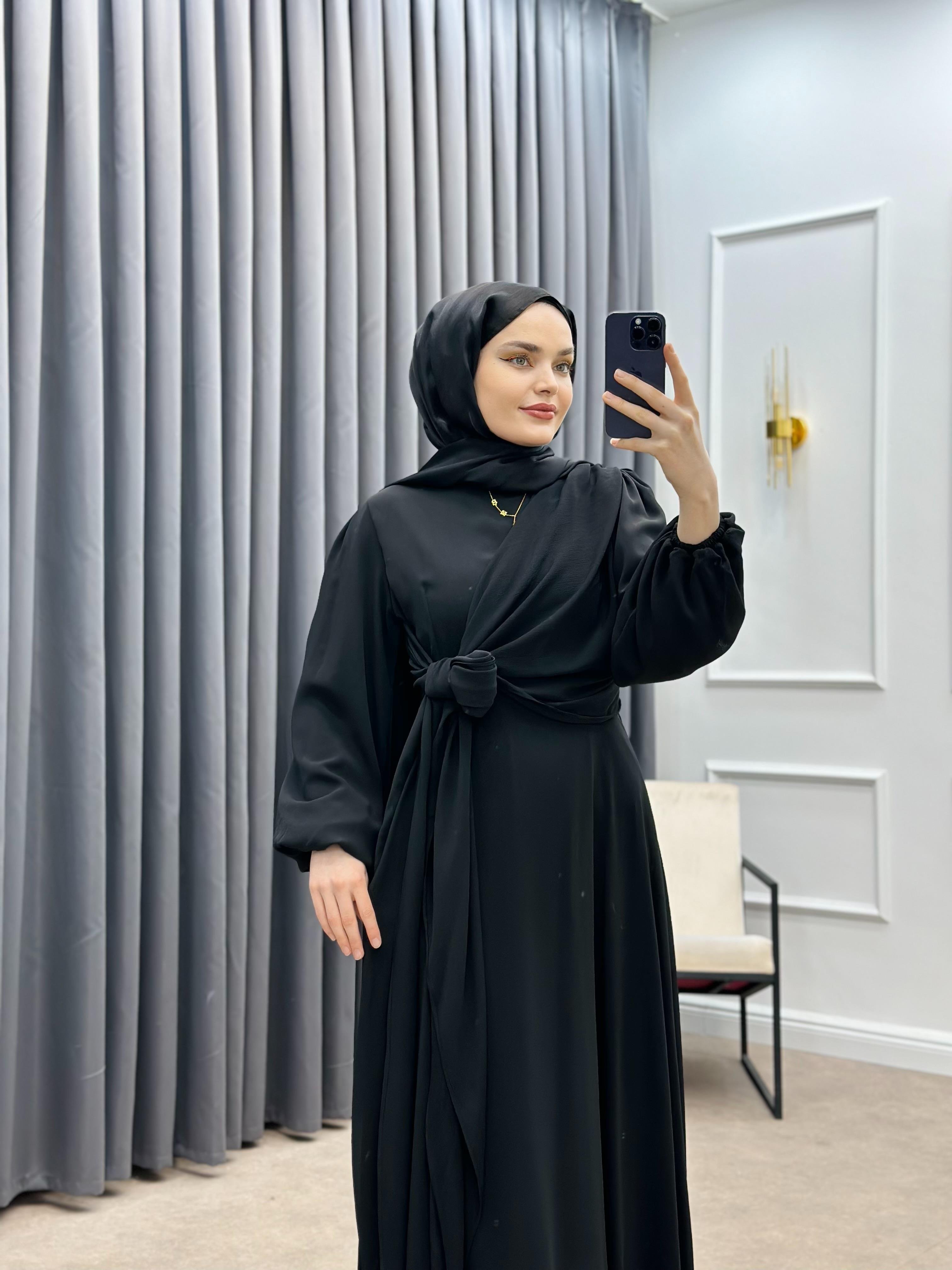 BEL BAĞLAMALI ŞİFON ELBİSE SİYAH